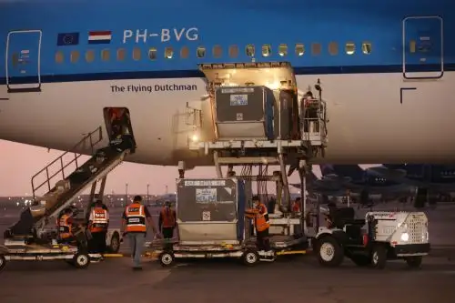 Un avión de KLM llega a Lima con 200,700 dosis de vacunas contra el covid-19. ANDINA/Difusión