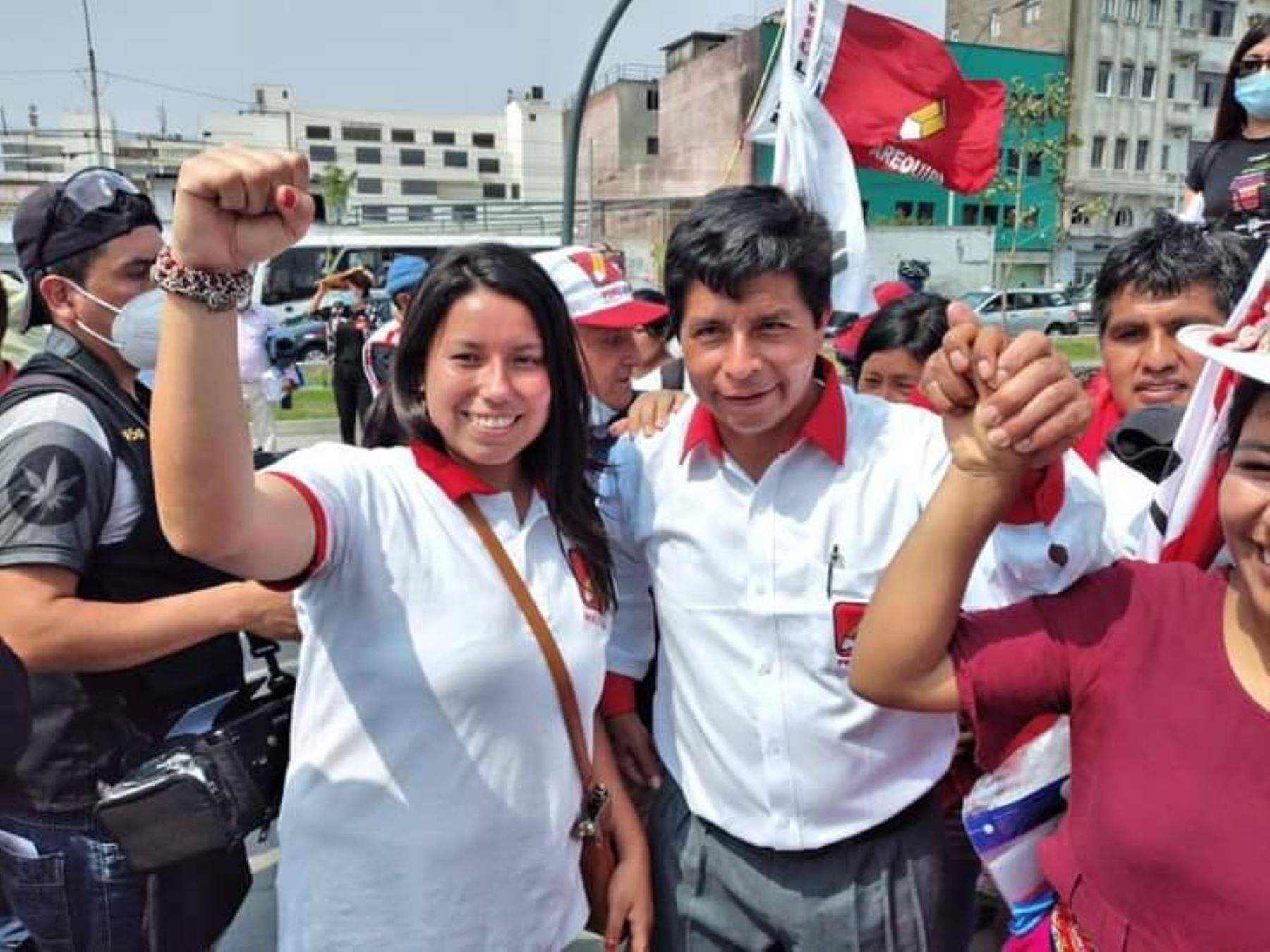 Zaira Arias, virtual congresista electa de Perú Libre, junto a Pedro Castillo.