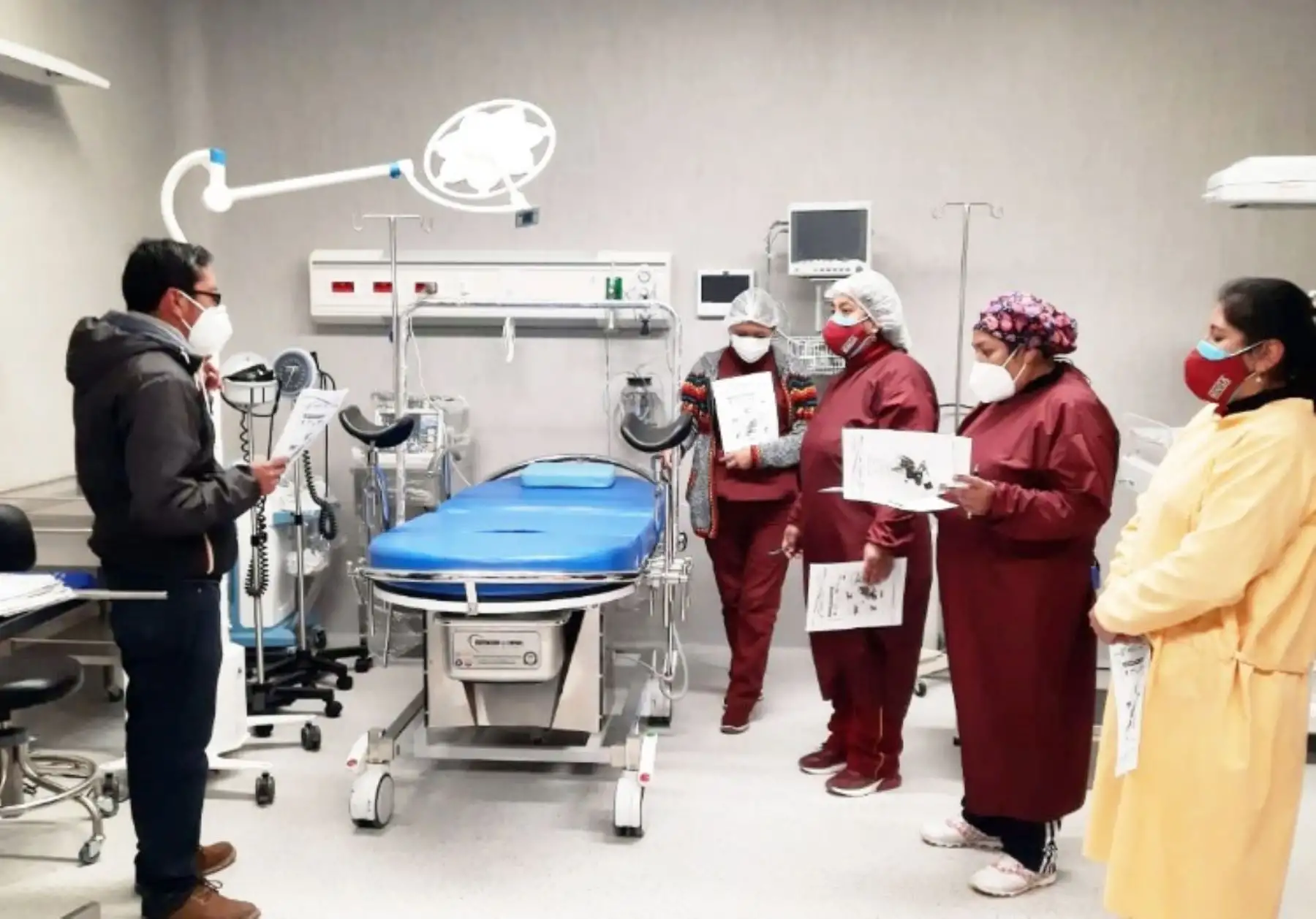 Puno: entregan equipos a centro de salud de Putina, ubicado a cerca de 4,000 msnm.