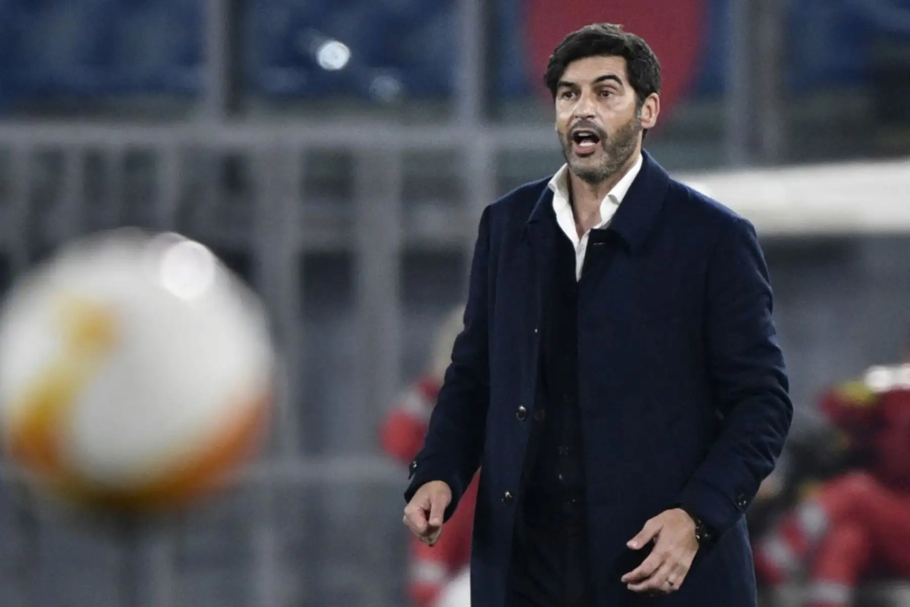 El entrenador portugués de la Roma, Paulo Fonseca, reacciona durante los cuartos de final de la UEFA Europa League, el segundo partido de fútbol AS Roma vs Ajax Amsterdam.

Foto:AFP
