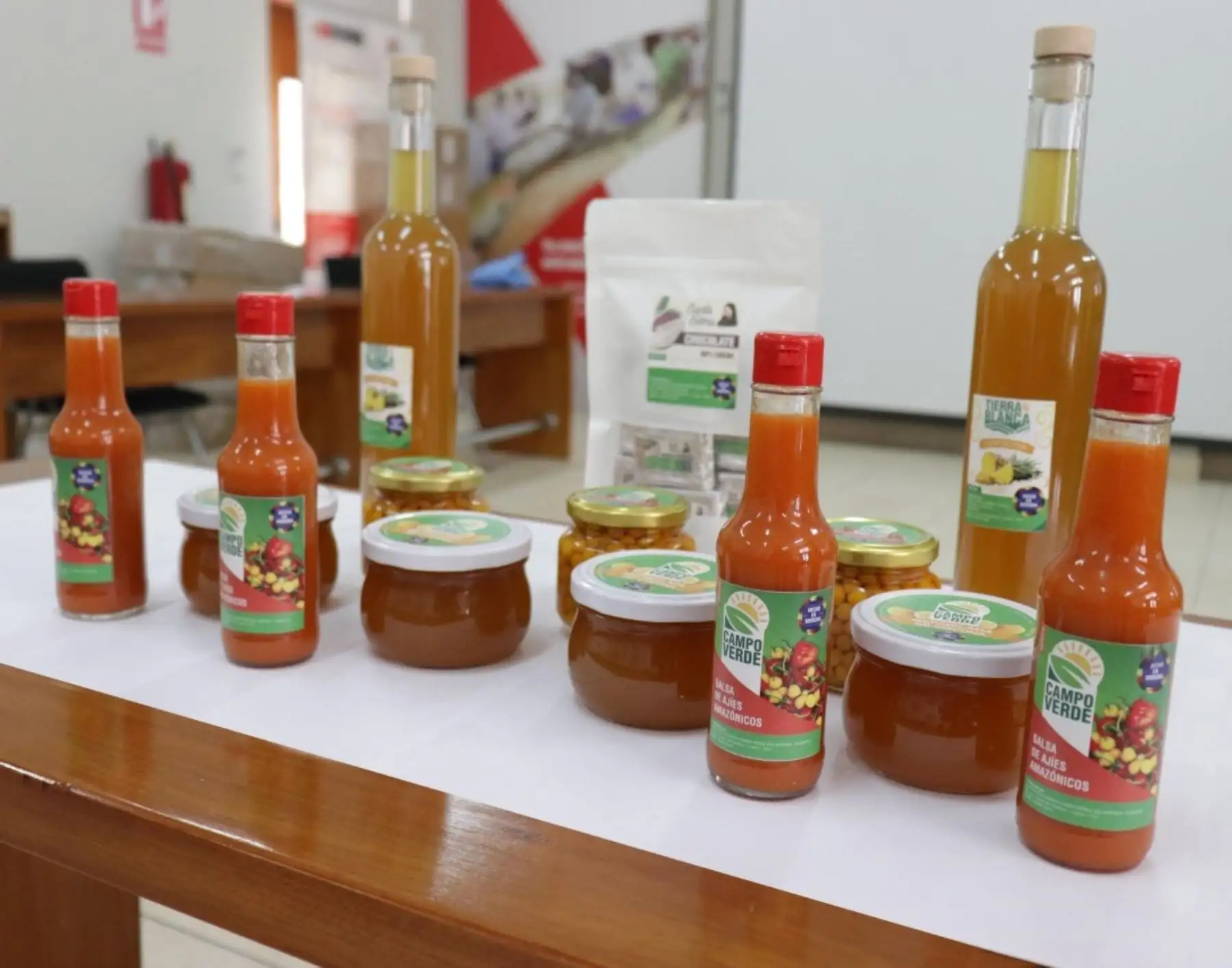 Emprendedores loretanos innovan con novedosos productos como encurtido de ajíes amazónicos, harina de plátano y yuca, y mermelada de cocona y su meta es conquistar mercados internacionales. ANDINA/Difusión