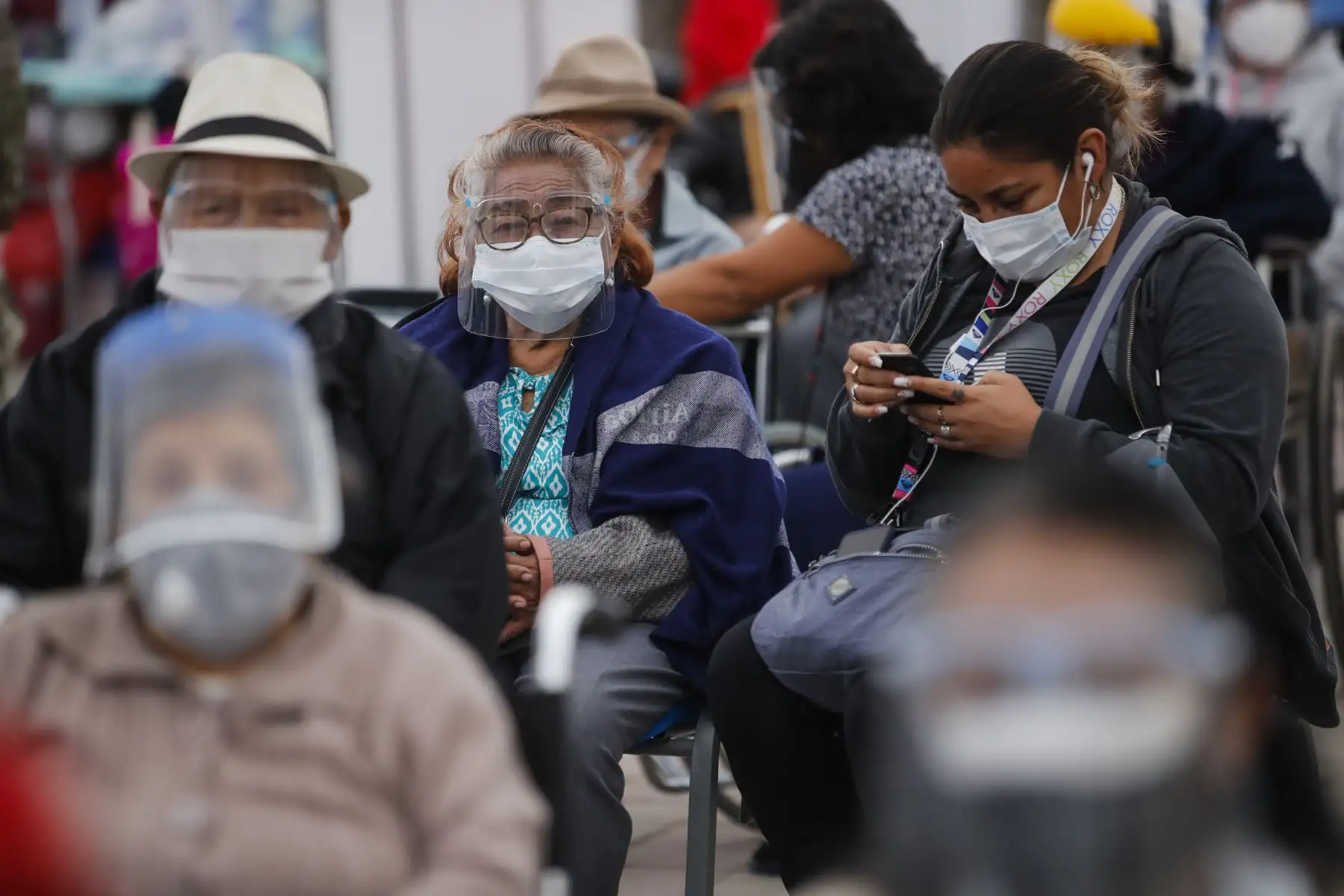 MINSA inicia vacunación en Lima y Callao, son cinco locales donde los adultos mayores a quienes les corresponde vacunarse contra el covid-19 podrán ser llevados en vehículos particulares, taxis o mototaxis. Foto: ANDINA/Juan Carlos Guzmán