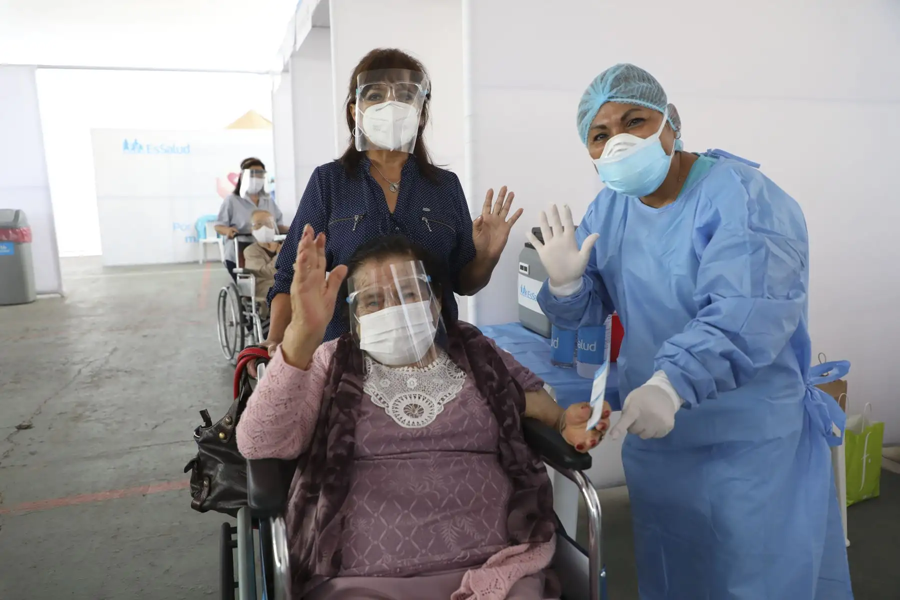 Essalud continúa con jornada de vacunación a adultos mayores en cinco lugares acondicionados: "Playa Miller", "Polideportivo de San Borja", "Real Felipe", "Plaza Norte" y "Parque de las Leyendas". Foto: ANDINA/Essalud