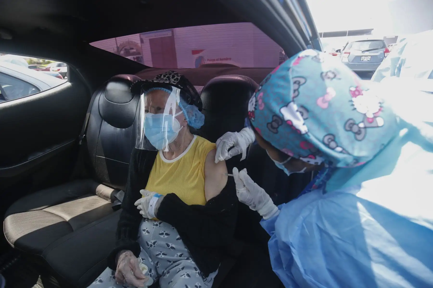 Plan de vacunación masiva contra el nuevo coronavirus en el Parque de Las Leyendas
permitirá inmunizar de manera masiva a los adultos mayores de 80 años en 22 distritos. Foto: ANDINA/Juan Carlos Guzmán