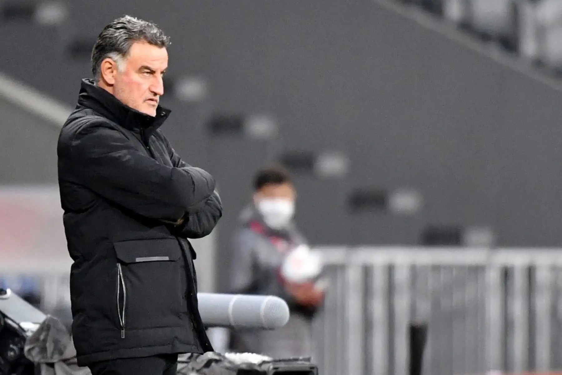 El entrenador francés de Lille, Christophe Galtier, se encuentra en la sidleine durante el partido de fútbol francés L1 entre Lille LOSC y Montpellier Herault SC en el estadio Pierre-Mauroy en Villeneuve-d