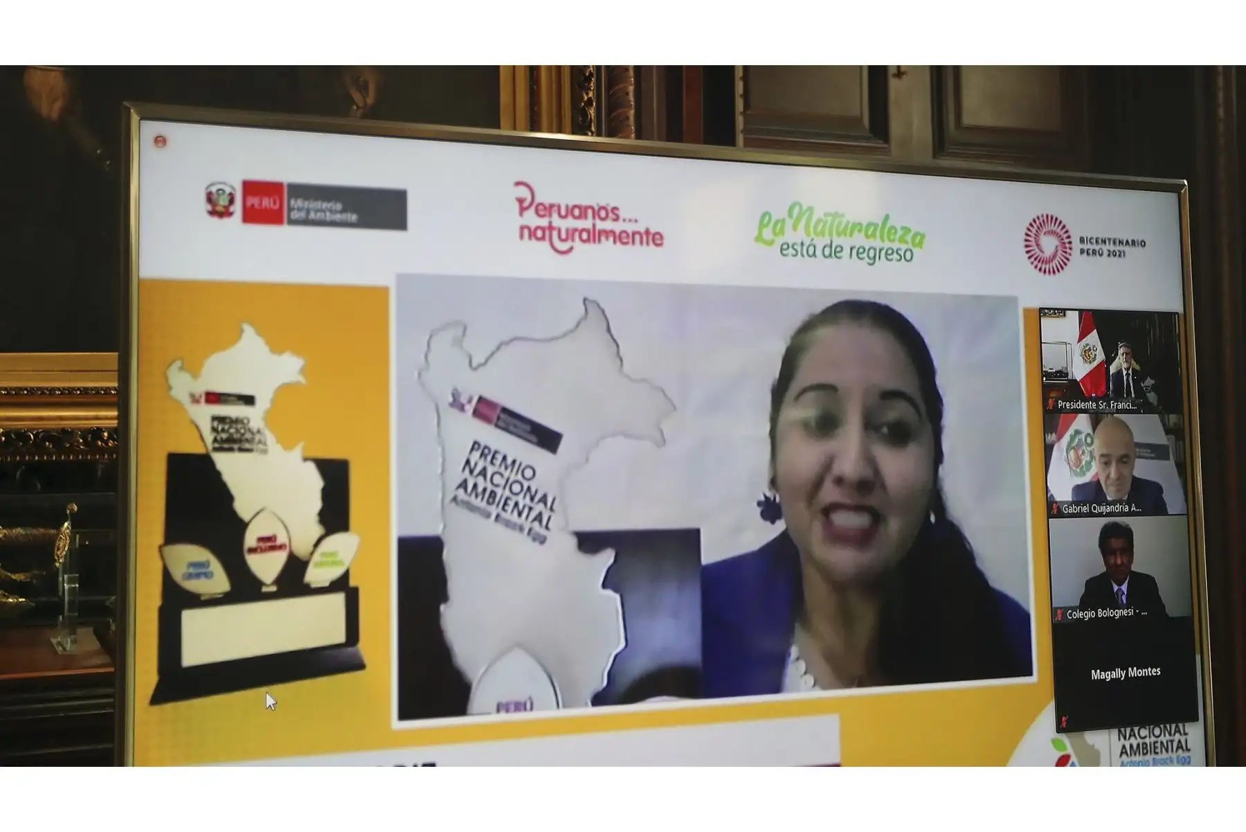 El presidente Francisco Sagasti junto al titular de ministerio del Ambiente, Gabriel Quijandría, llideró la ceremonia de reconocimiento a los ganadores y menciones honrosas del Premio Nacional Ambiental 2020. Foto: ANDINA/Prensa Presidencia