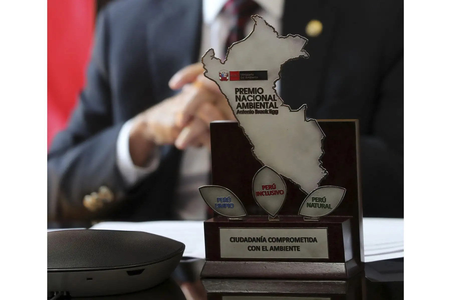 El presidente Francisco Sagasti junto al titular de ministerio del Ambiente, Gabriel Quijandría, llideró la ceremonia de reconocimiento a los ganadores y menciones honrosas del Premio Nacional Ambiental 2020. Foto: ANDINA/Prensa Presidencia