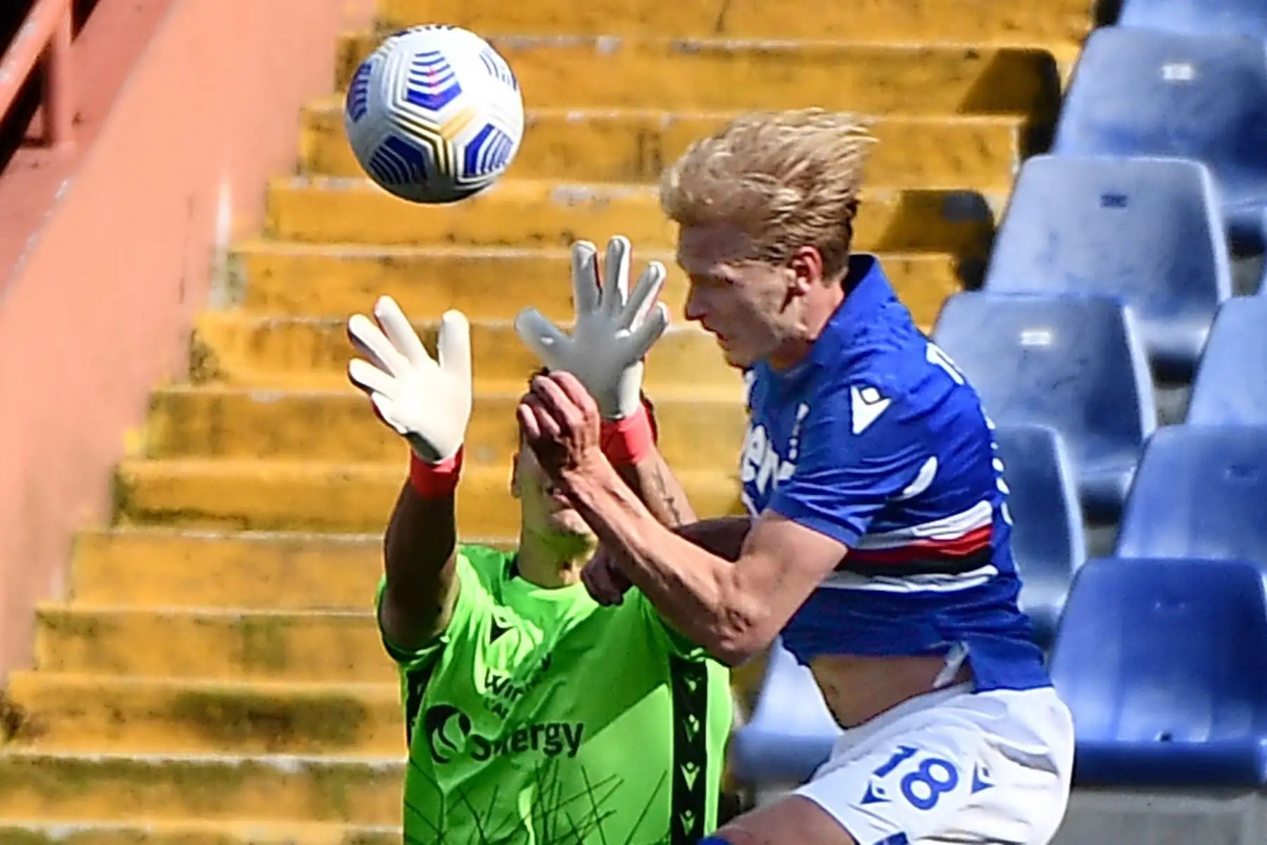 Morten Thorsby de la Sampdoria anota el gol de 3-1 durante el partido de fútbol de la Serie A italiana entre UC Sampdoria vs Hellas Verona FC.
Foto: EFE