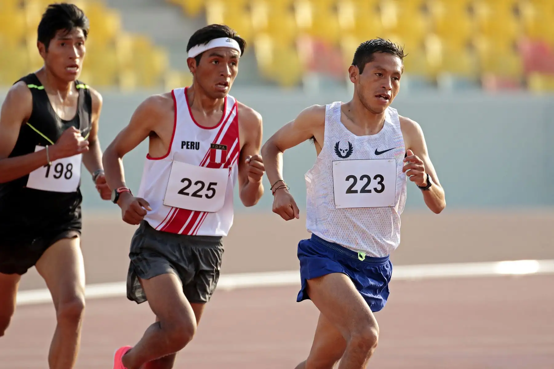 Hoy se desarrolló el Tercer Control Preparatorio de Atletismo en la Videna. Participaron Gladys Tejeda, quién resaltó el mantenimiento del Estadio Atlético, y Christian Pacheco, ambos clasificados a Tokio 2020.
Foto: LEGADO