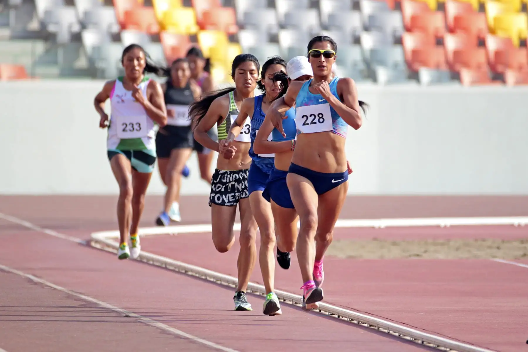 Hoy se desarrolló el Tercer Control Preparatorio de Atletismo en la Videna. Participaron Gladys Tejeda, quién resaltó el mantenimiento del Estadio Atlético, y Christian Pacheco, ambos clasificados a Tokio 2020.
Foto: LEGADO