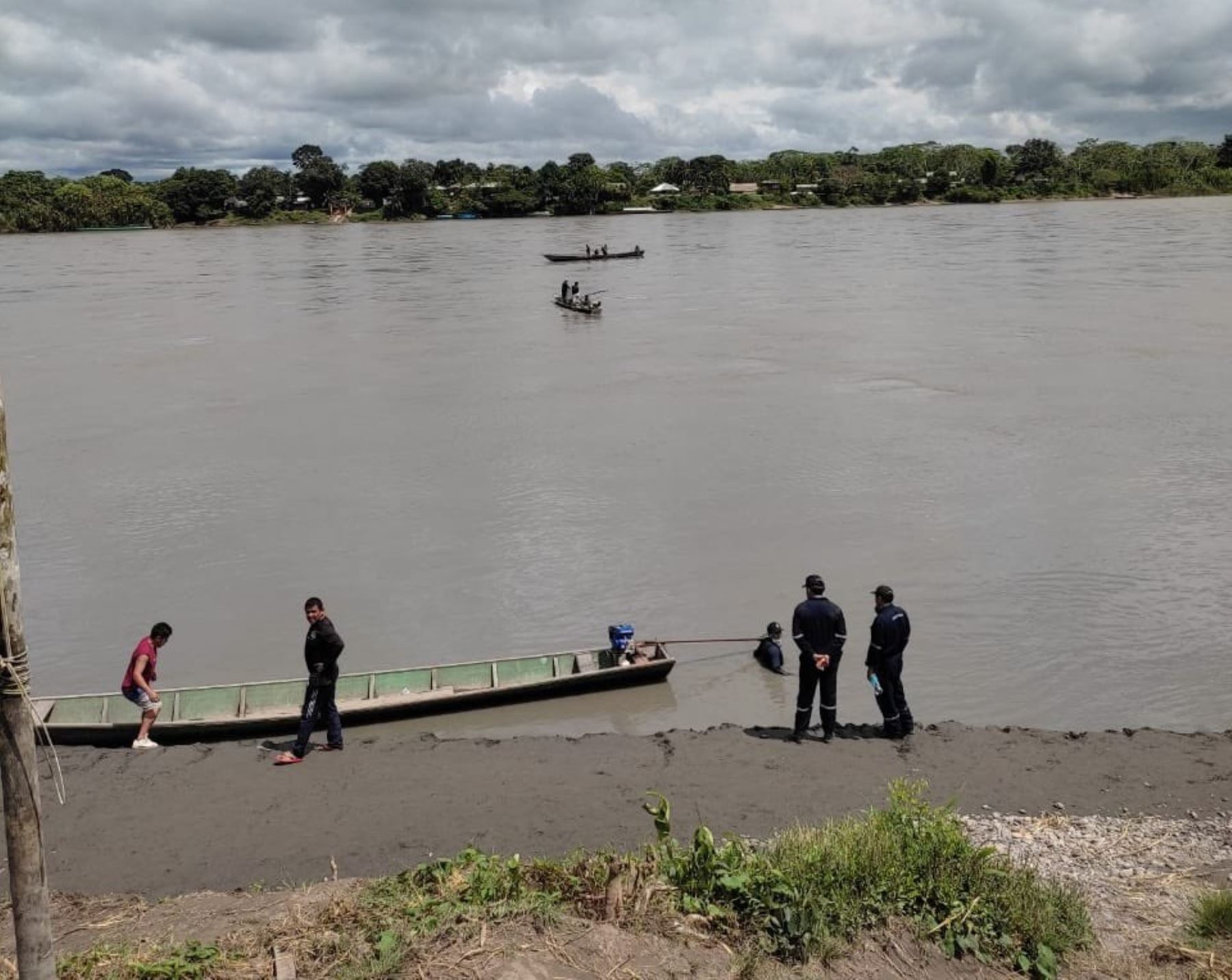 Aumenta a seis las víctimas mortales por el accidente de un helicóptero del Ejército que cayó a las aguas del río Vilcanota, en Cusco. ANDINA/Difusión