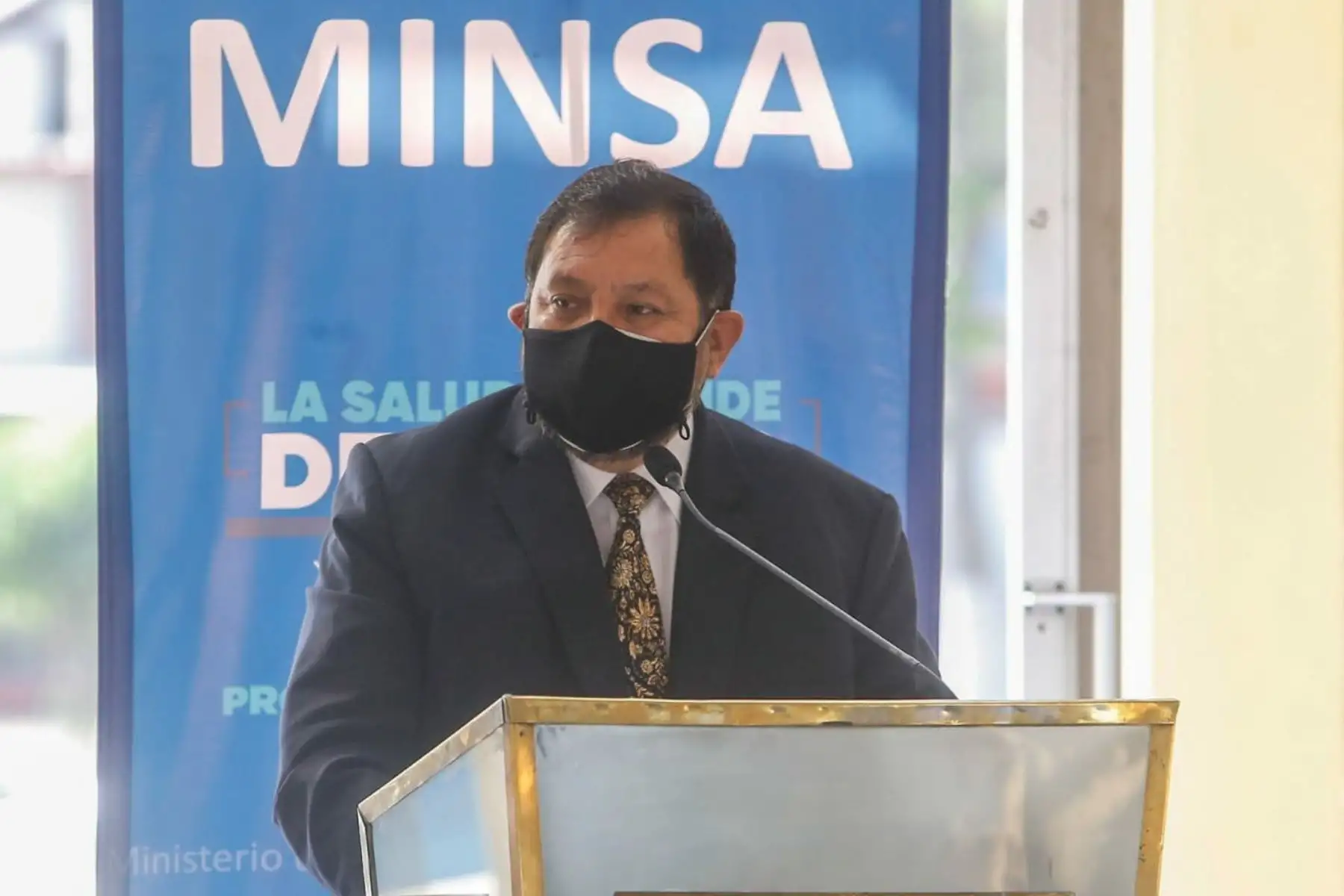 Ministro de Salud, Óscar Ugarte  inaugura la XXXI Reunión Ordinaria de la Comisión Intergubernamental de Salud , en la que se planifica con los gobernadores regionales y directores regionales de salud la vacunación contra la covid-19 a adultos mayores en el interior del país.
Foto: Minsa