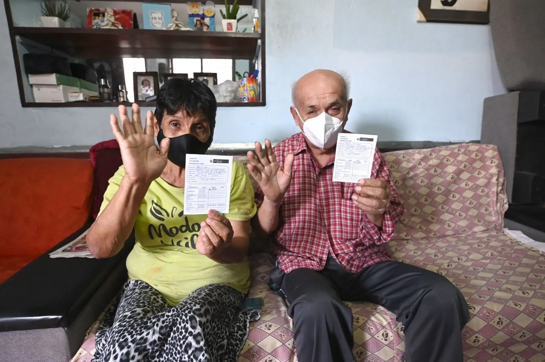 El equipo de Sisol Salud de la Municipalidad de Lima se sumó a la estrategia nacional de vacunación contra el covid-19 de personas mayores de 80 años que viven en el Cercado