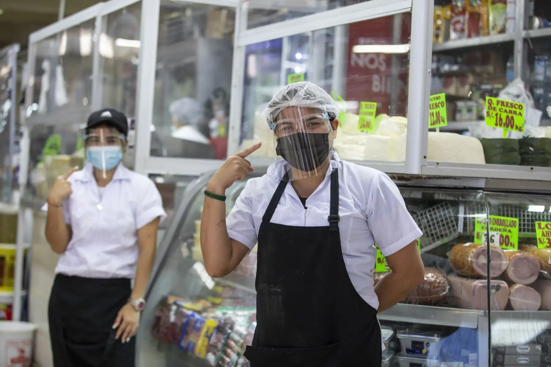 Municipalidad de Lima supervisa el correcto uso de protectores faciales en conglomerados y mercados municipales.
Foto: Municipalidad de Lima