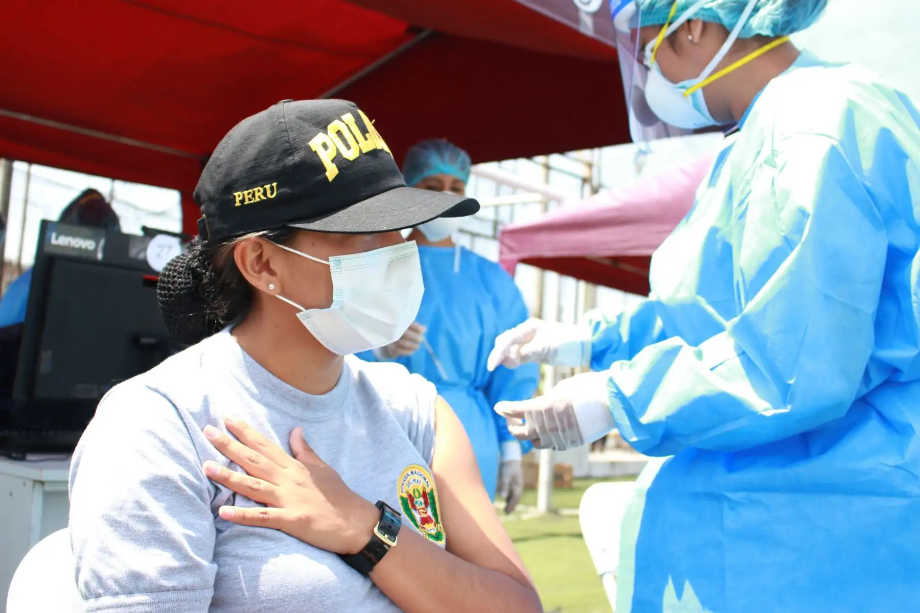 Más de 2340 efectivos policiales de la ciudad de Chimbote concluyeron su proceso de inoculación contra la covid-19.
Foto: Policía Nacional del Perú