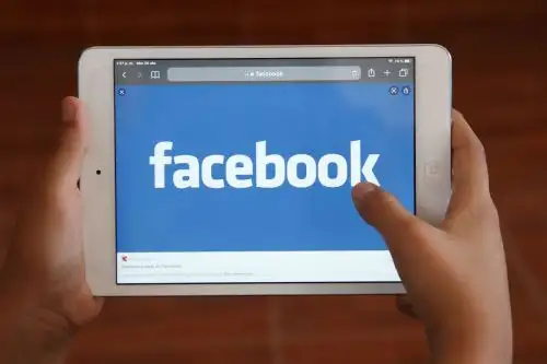 El cambio acaba con una función que identificaba automáticamente a las personas que aparecían en las fotos y videos de los usuarios de la red social, una función clave para que Facebook construyera una biblioteca global de rostros que generó gran controversia. Foto: ANDINA/Eddy Ramos