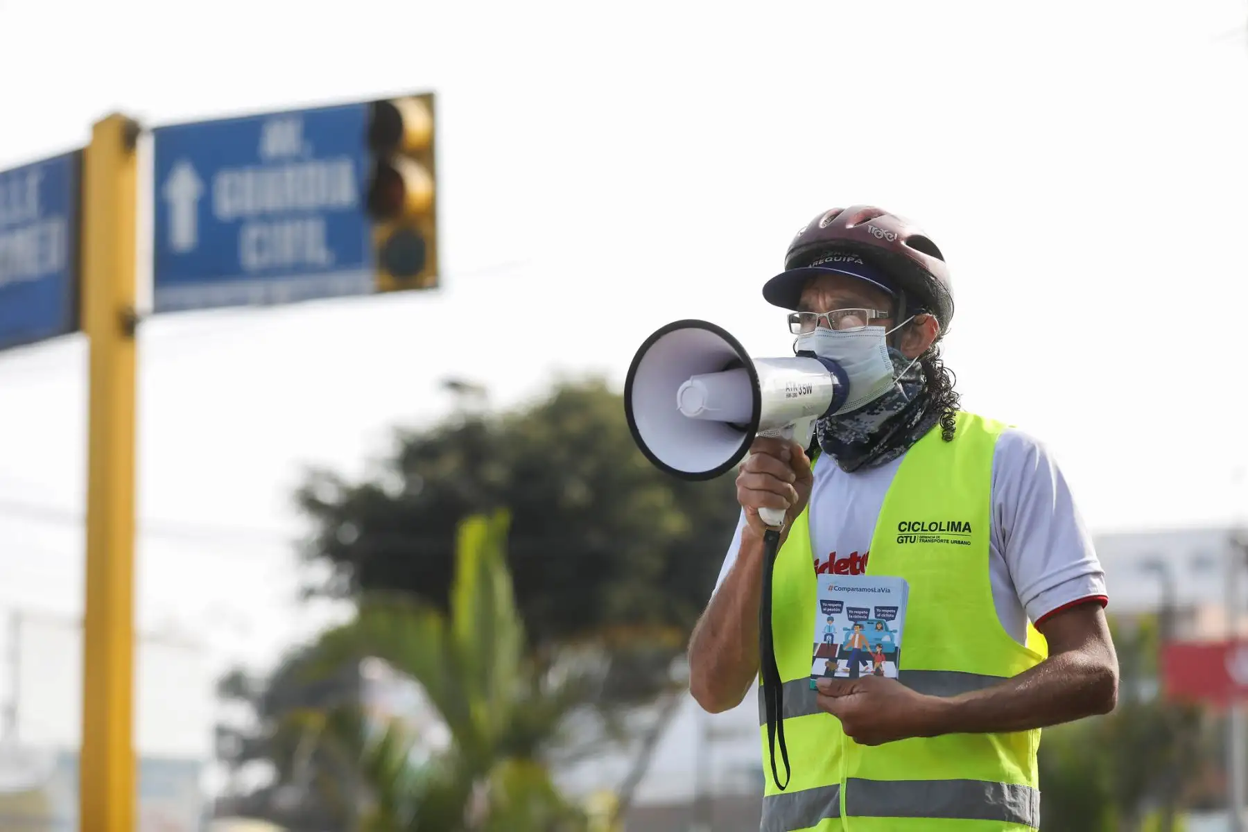 Personal de la Municipalidad de Lima realiza operativo de recuperación de ciclovía en la avenida Guardia Civil.

Foto:ANDINA/Municipalidad de Lima