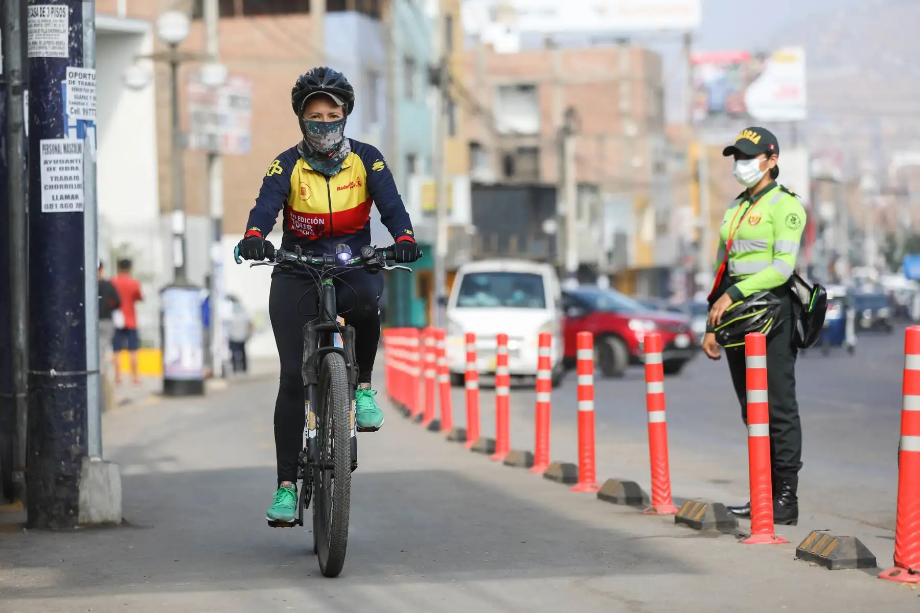 Personal de la Municipalidad de Lima realiza operativo de recuperación de ciclovía en la avenida Guardia Civil.

Foto:ANDINA/Municipalidad de Lima