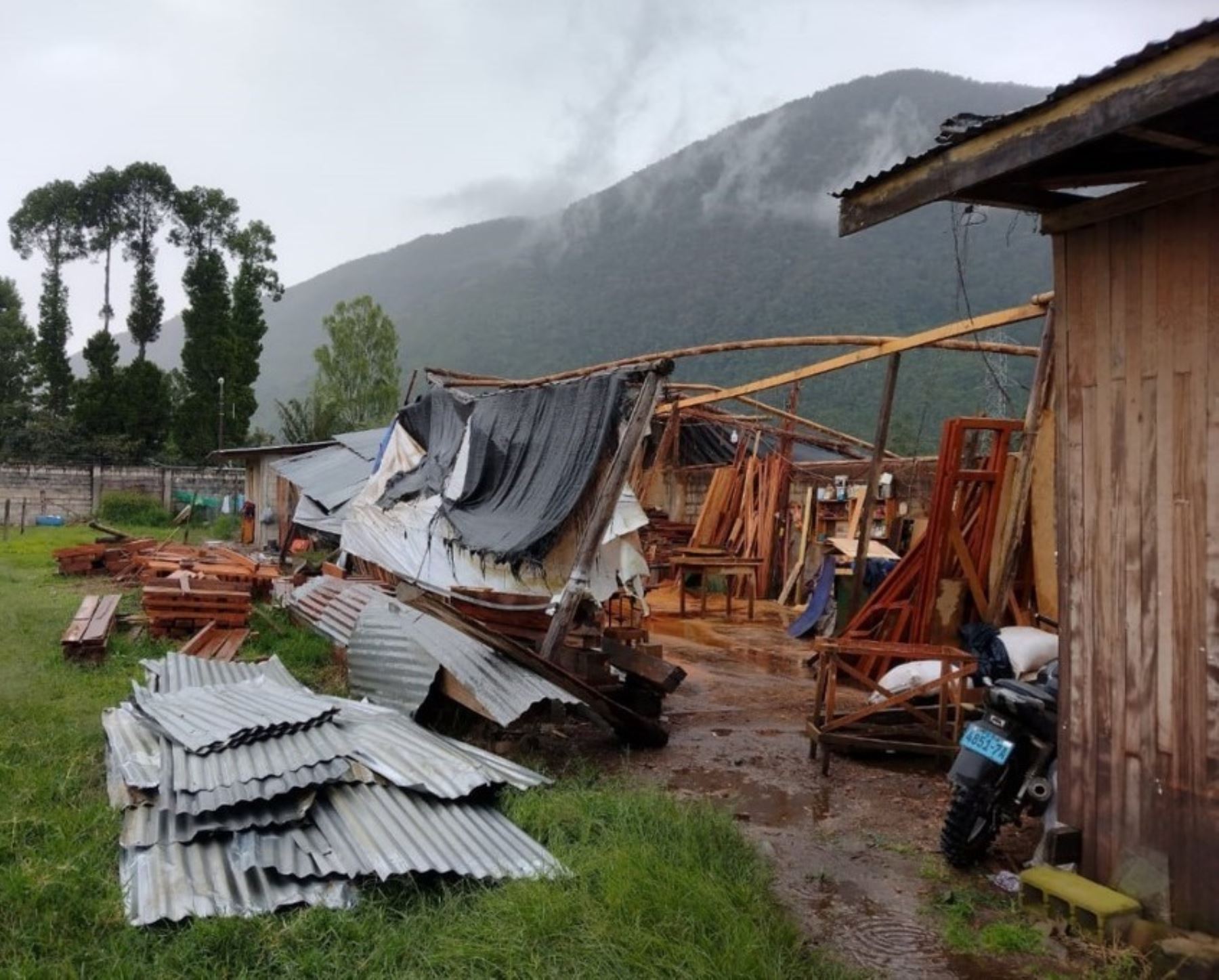 Vientos fuertes causan daños materiales en viviendas de Oxapampa, región Pasco.Foto:  ANDINA/Difusión