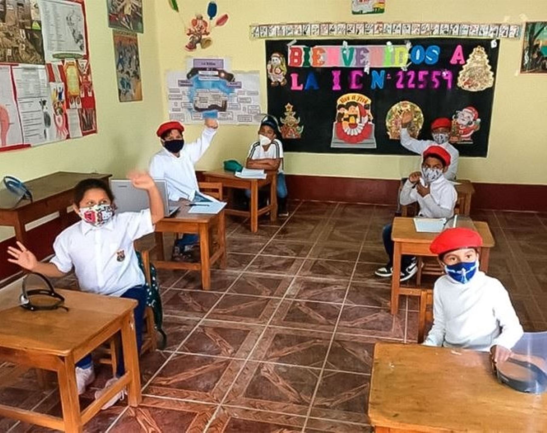Más escuelas rurales de nueve regiones evalúan volver a clases presenciales desde mayo, afirma ministro de Educación, Ricardo Cuenca. ANDINA/Difusión