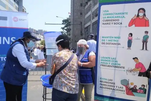 Minsa verifica uso obligatorio de protector facial en el Mercado Central. Foto: ANDINA/Difusión.