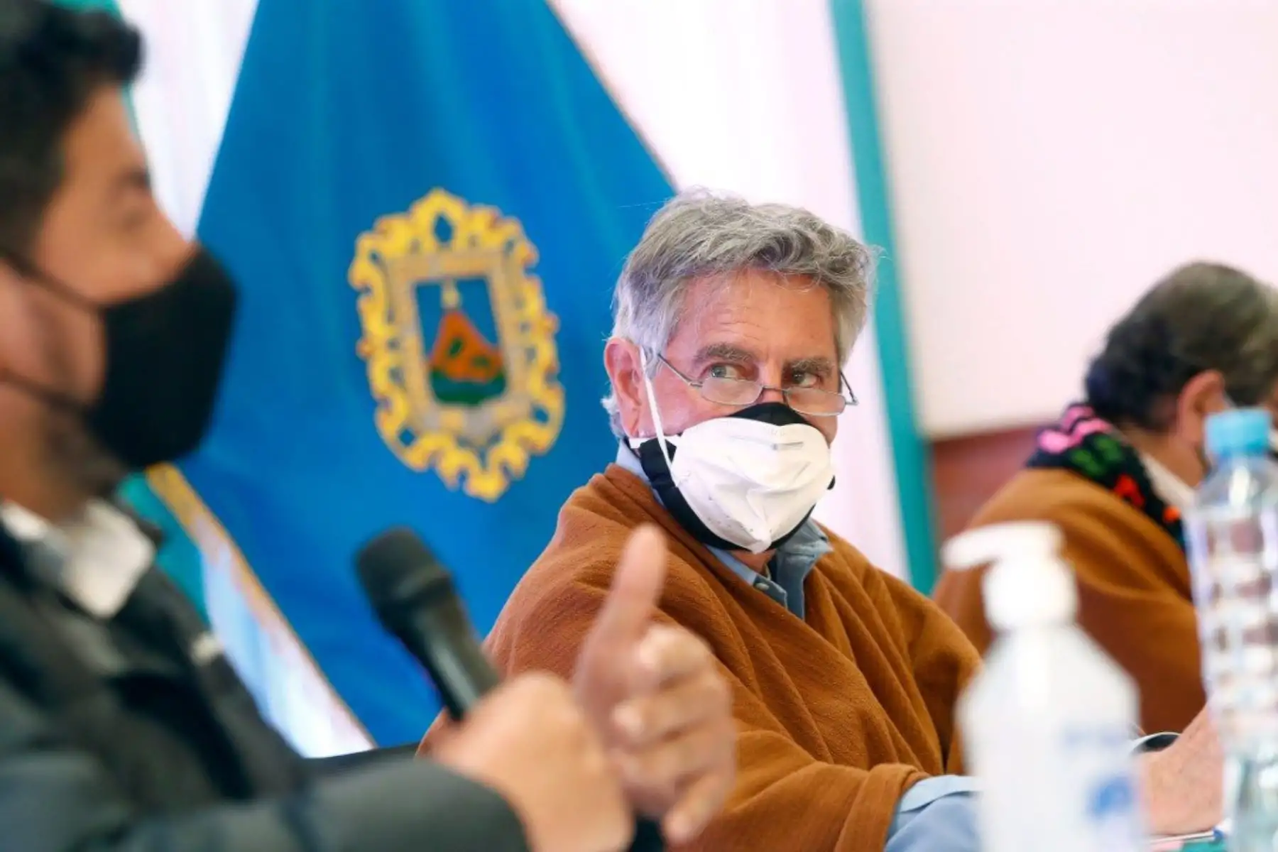 El presidente de la República. Francisco Sagasti, junto con el titular del Ministerio de Salud Oscar Ugarte,  sostuvo una reunión de trabajo con el gobernador regional de Huancavelica, Maciste Díaz y con los alcaldes provinciales, con quienes dialogó diversos temas como salud y reactivación económica.
Foto:ANDINA/presidencia