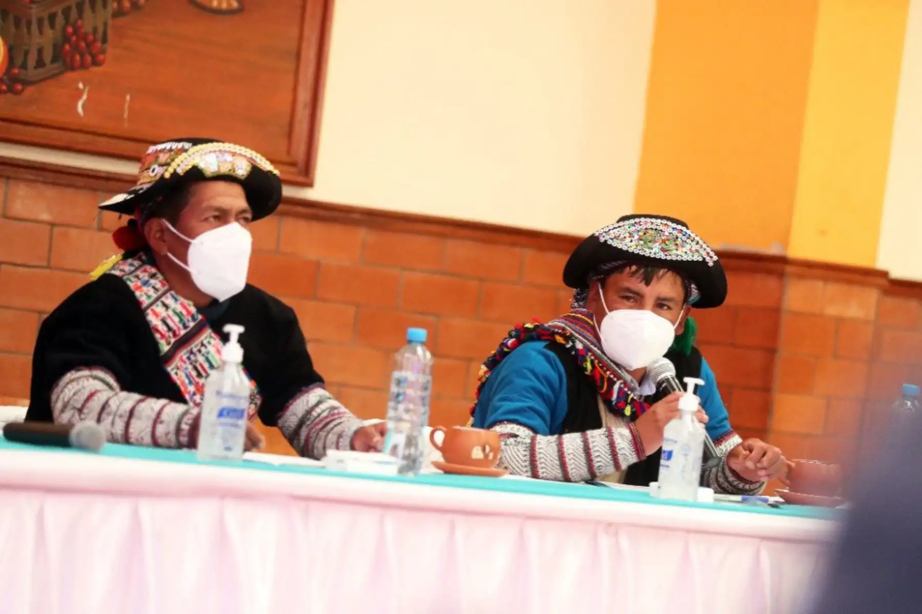 El presidente de la República. Francisco Sagasti, junto con el titular del Ministerio de Salud Oscar Ugarte,  sostuvo una reunión de trabajo con el gobernador regional de Huancavelica, Maciste Díaz y con los alcaldes provinciales, con quienes dialogó diversos temas como salud y reactivación económica.
Foto:ANDINA/presidencia