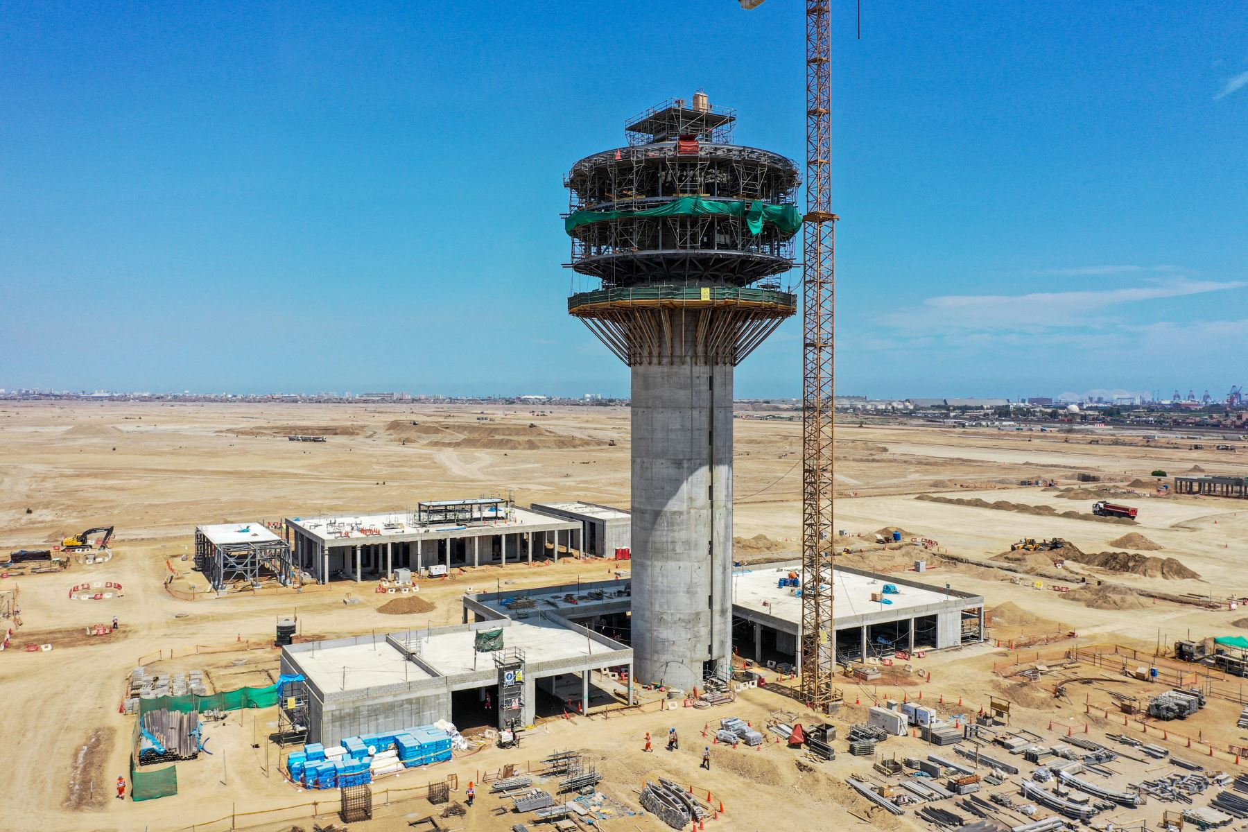 Torre de control de la nueva pista del Aeropuerto Internacional Jorge Chávez en construcción. ANDINA/Difusión