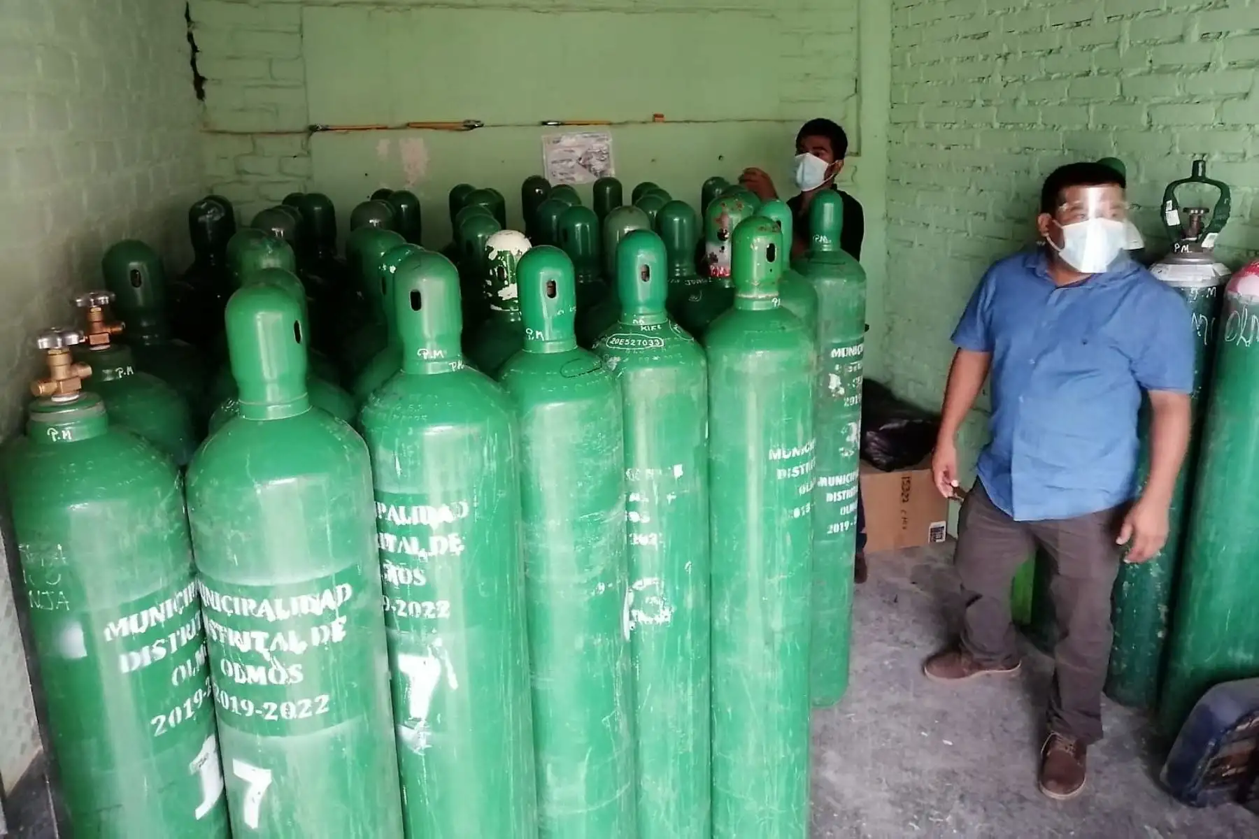 Llegan a Olmos 60 balones de oxígeno medicinal recargados con donación del alcalde y los regidores del distrito. Foto: ANDINA/Difusión