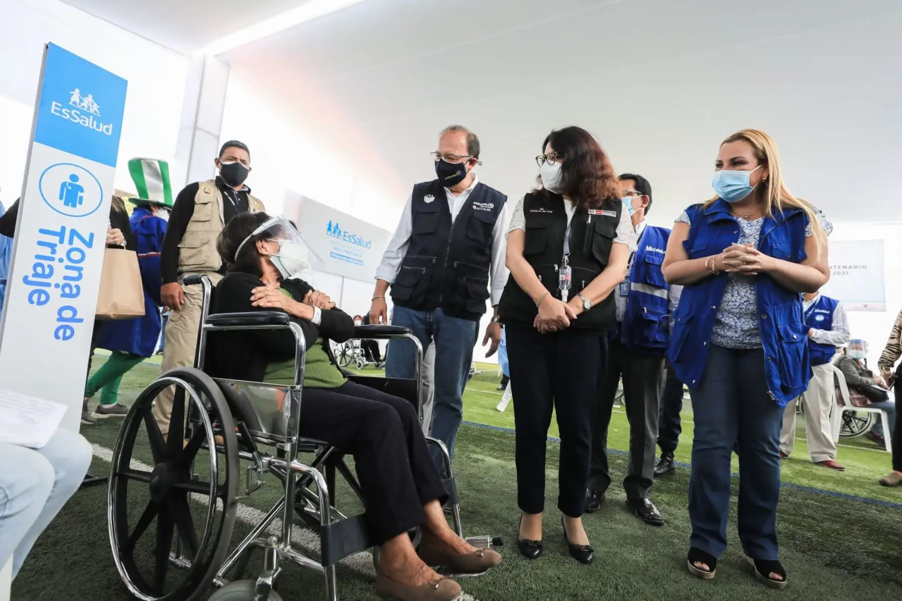 A fin de año se contará con 100 plantas de oxígeno medicinal a nivel nacional, señala Molinelli. Foto: EsSalud