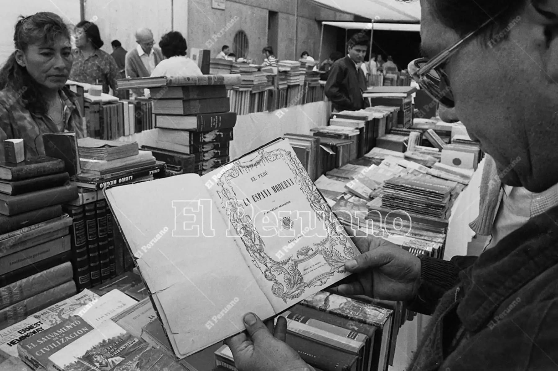 Lima - 7 diciembre 1996 / Inauguración de la Feria Internacional del Libro en el Museo de la Nación. Foto: Archivo Histórico de El Peruano / Víctor Palomino