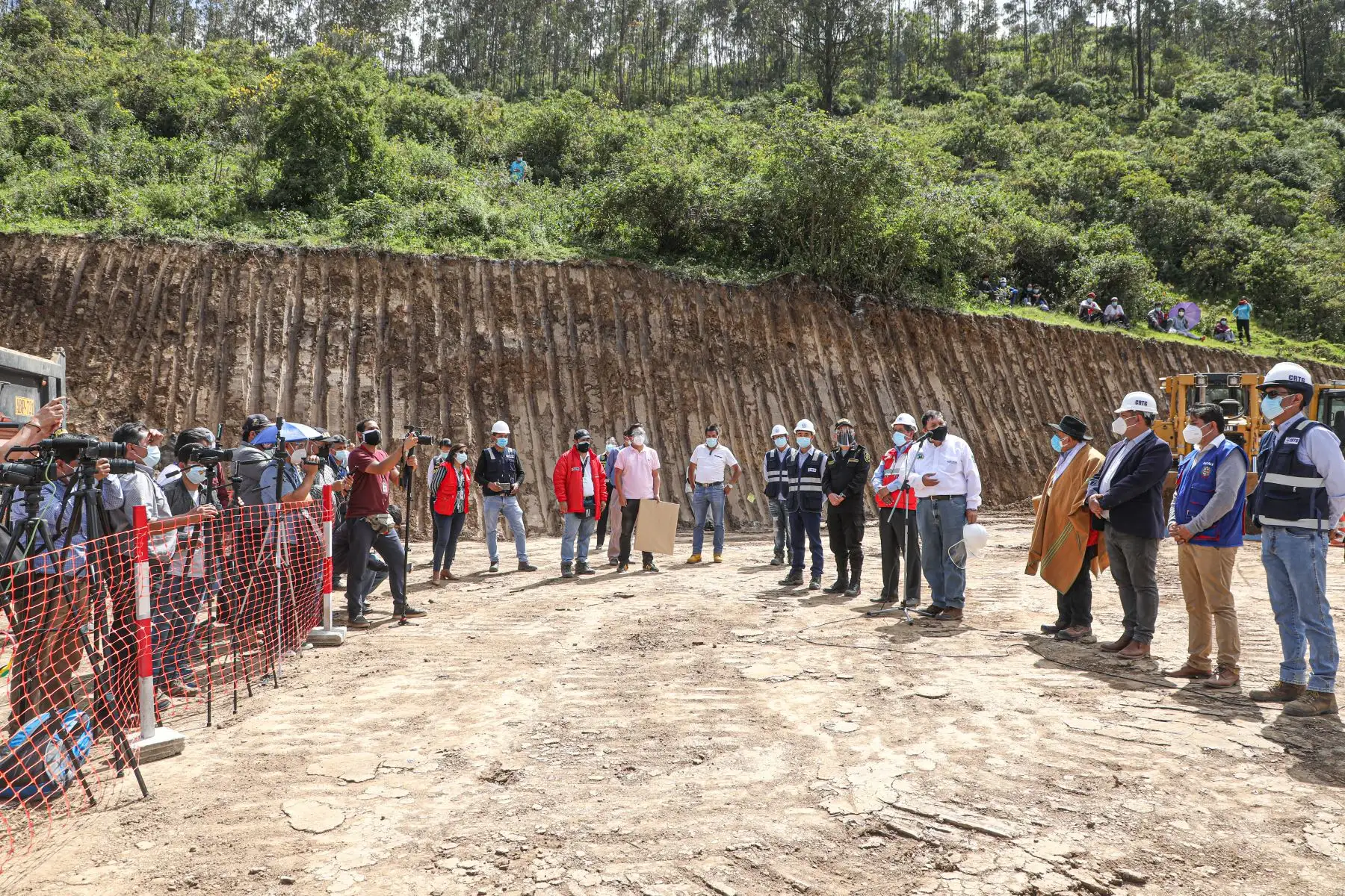 El Ministro de Transportes y Comunicaciones Eduardo González, superviso el avance de obras de la construcción de la vía de evitamiento de Abancay en la región Apurímac. Foto: ANDINA/ MTC