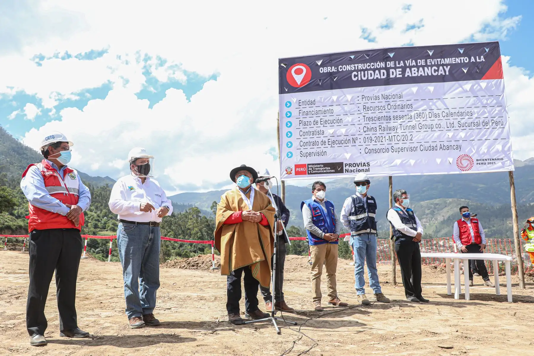 El Ministro de Transportes y Comunicaciones Eduardo González, superviso el avance de obras de la construcción de la vía de evitamiento de Abancay en la región Apurímac. Foto: ANDINA/ MTC