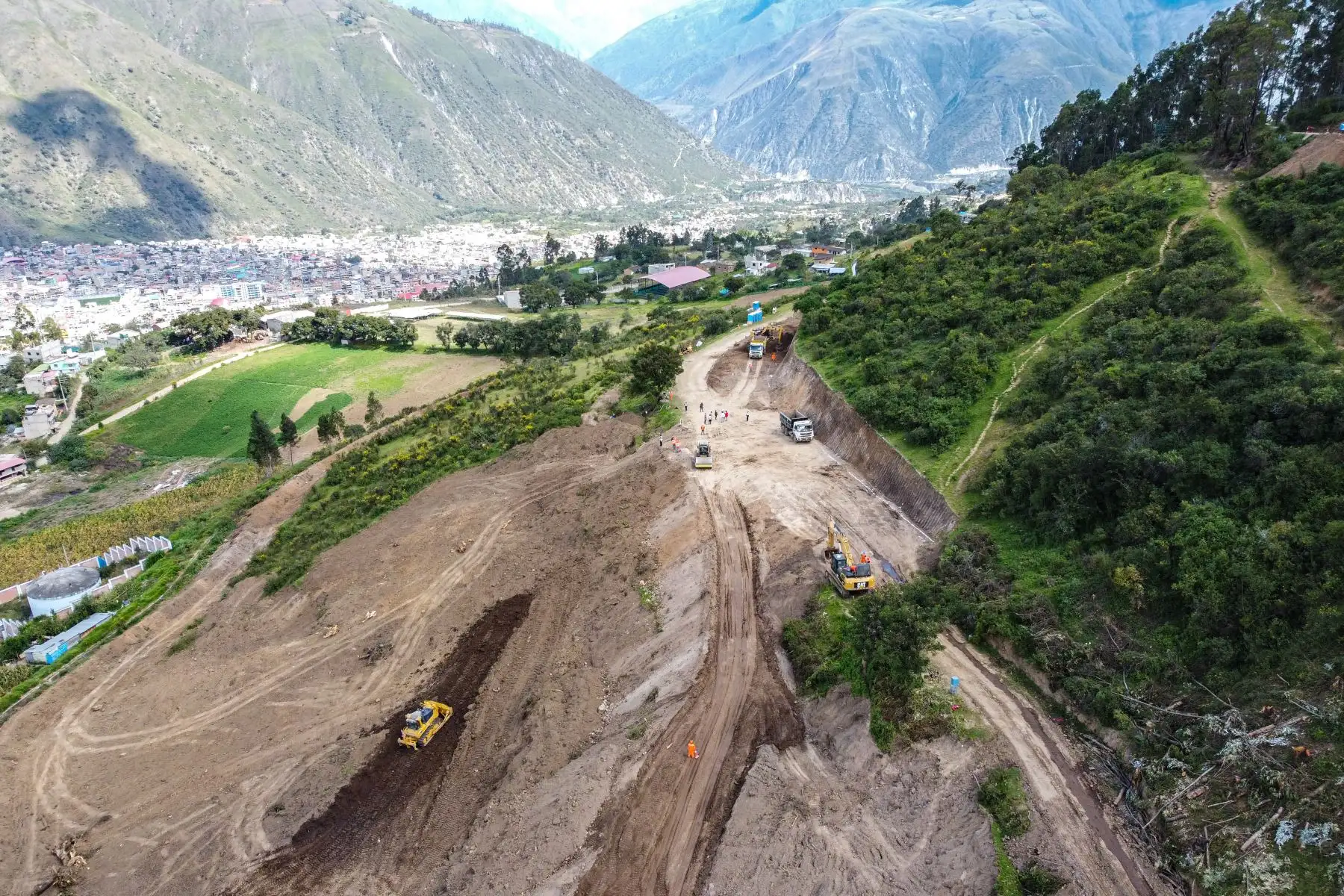 El Ministro de Transportes y Comunicaciones Eduardo González, superviso el avance de obras de la construcción de la vía de evitamiento de Abancay en la región Apurímac. Foto: ANDINA/ MTC