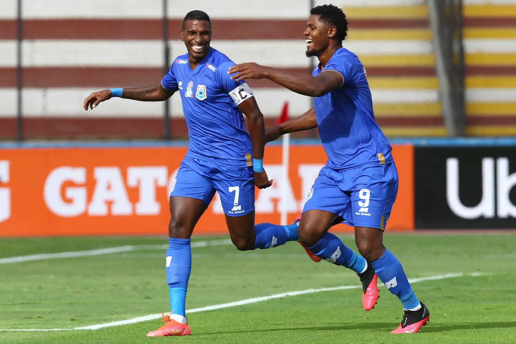 Johan Arango de Binacional anota el primer tanto contra Deportivo Municipal
a los 9 minutos del partido en el Miguel Grau del Callao.
Foto: Liga 1