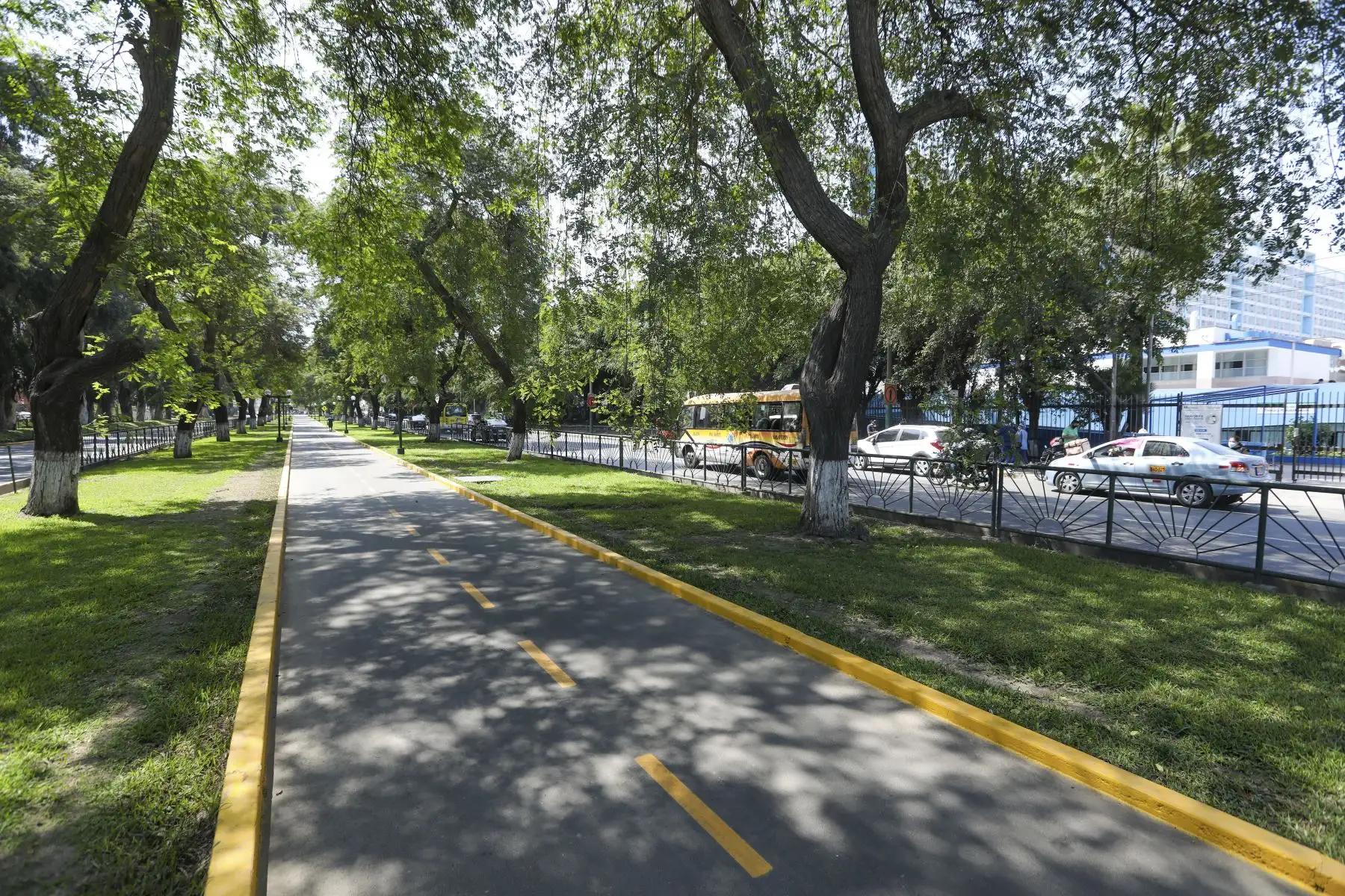 La Municipalidad de Lima presentó totalmente rehabilitada la emblemática ciclovía de la Av. Salaverry, que va desde la Av. 28 de Julio hasta Av. Del Ejército, para beneficio de los usuarios del transporte no motorizado. Foto: ANDINA/Municipalidad de Lima