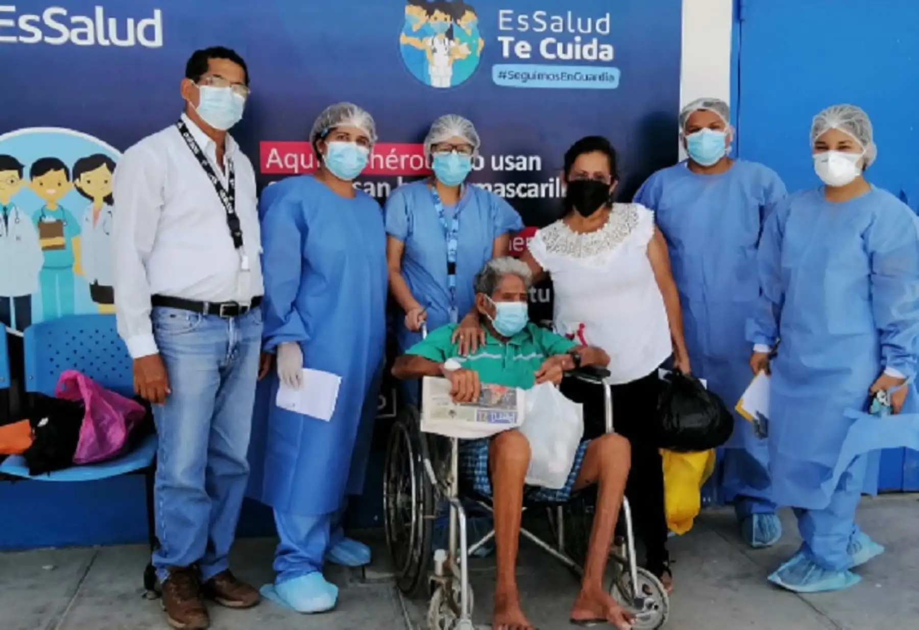 Saturnino Atoche Zárate, de 94 años, derrotó al covid-19 gracias a la oxigenoterapia recibida en el Hospital ¨Carlos Cortez Jiménez¨ de EsSalud en Tumbes, donde estuvo internado 32 días. Foto: EsSalud