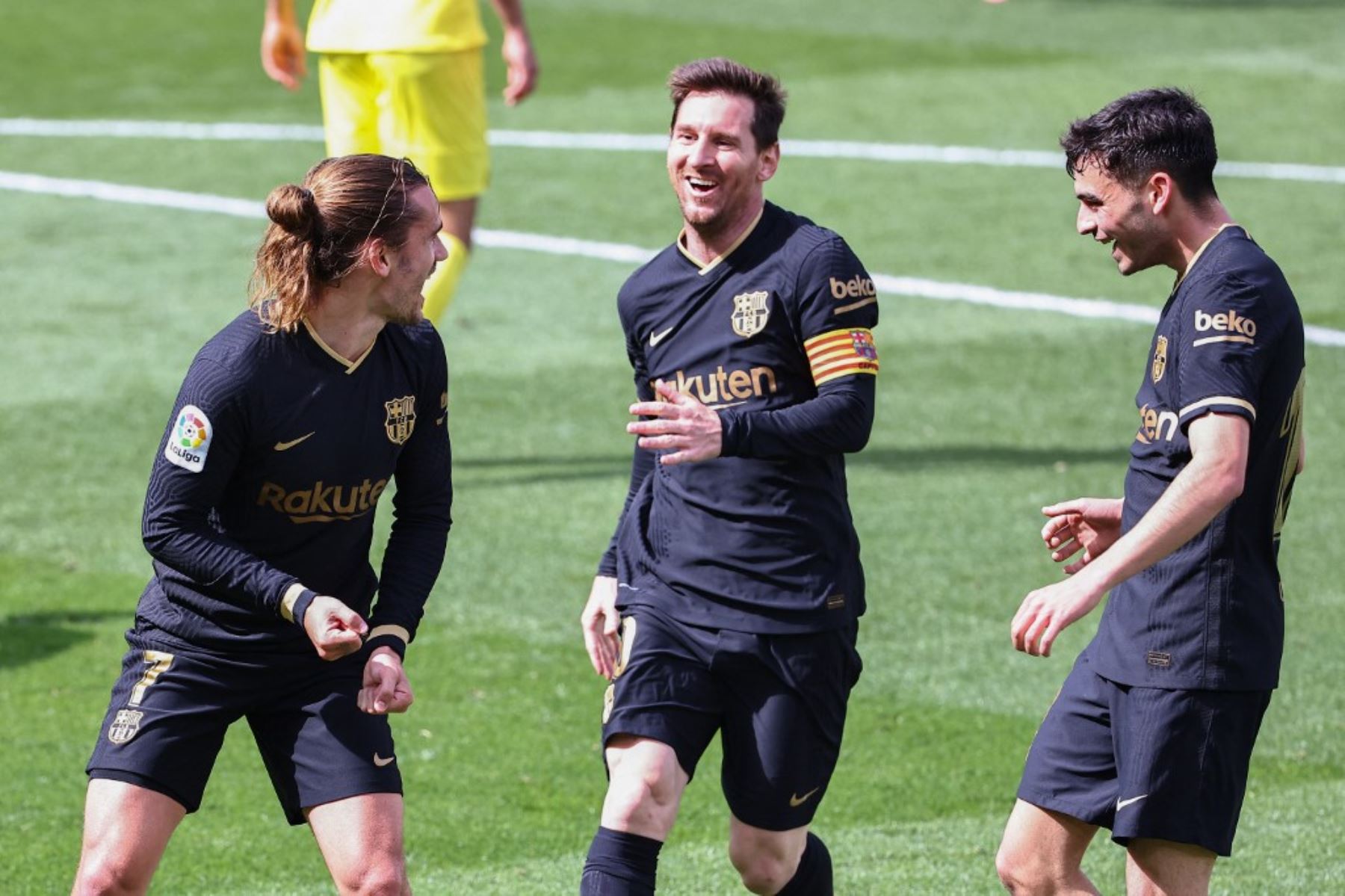 Antoine Griezmann y Messi condujeron al Barcelona a la victoria (1-2) en el estadio de La Cerámica