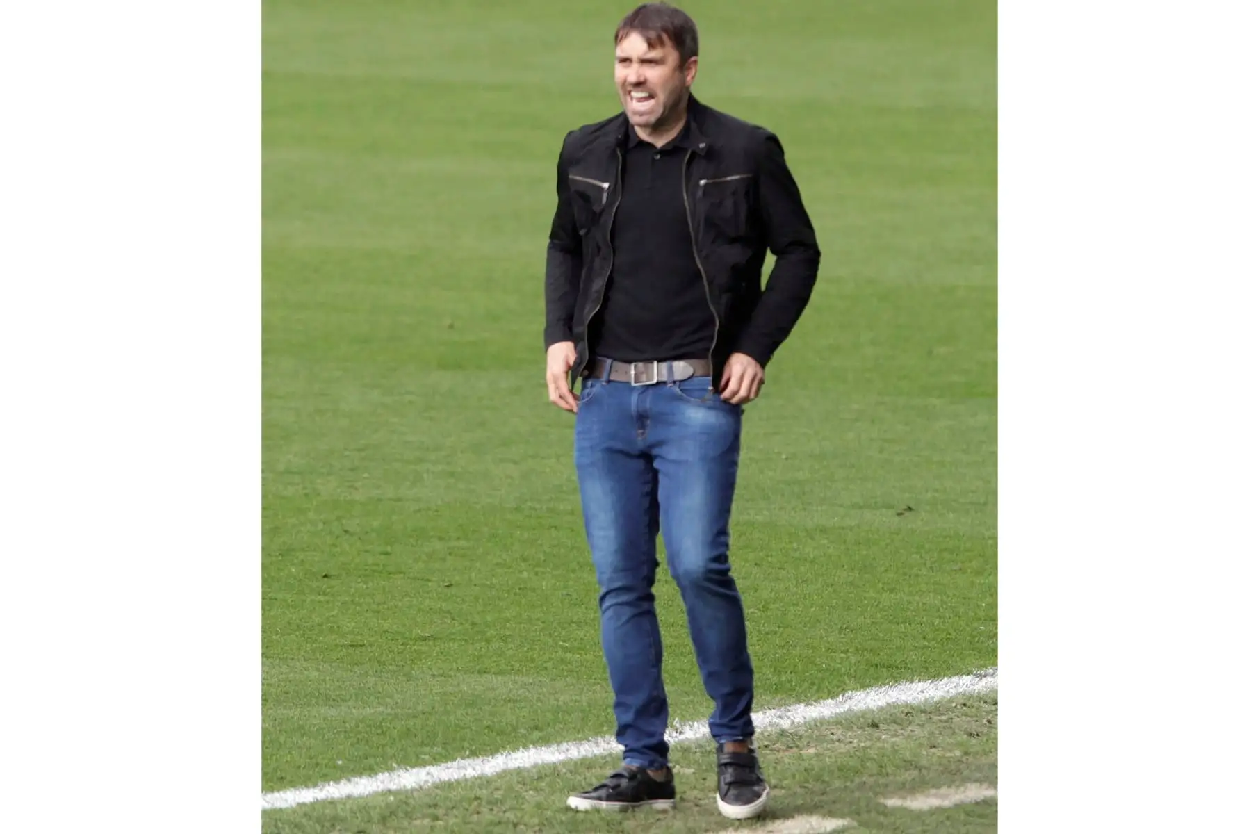 El entrenador del Celta, Eduardo Coudet, durante el partido de Liga en Primera División ante Osasuna que disputan  en el estadio de Balaídos, en Vigo. 
Foto: EFE