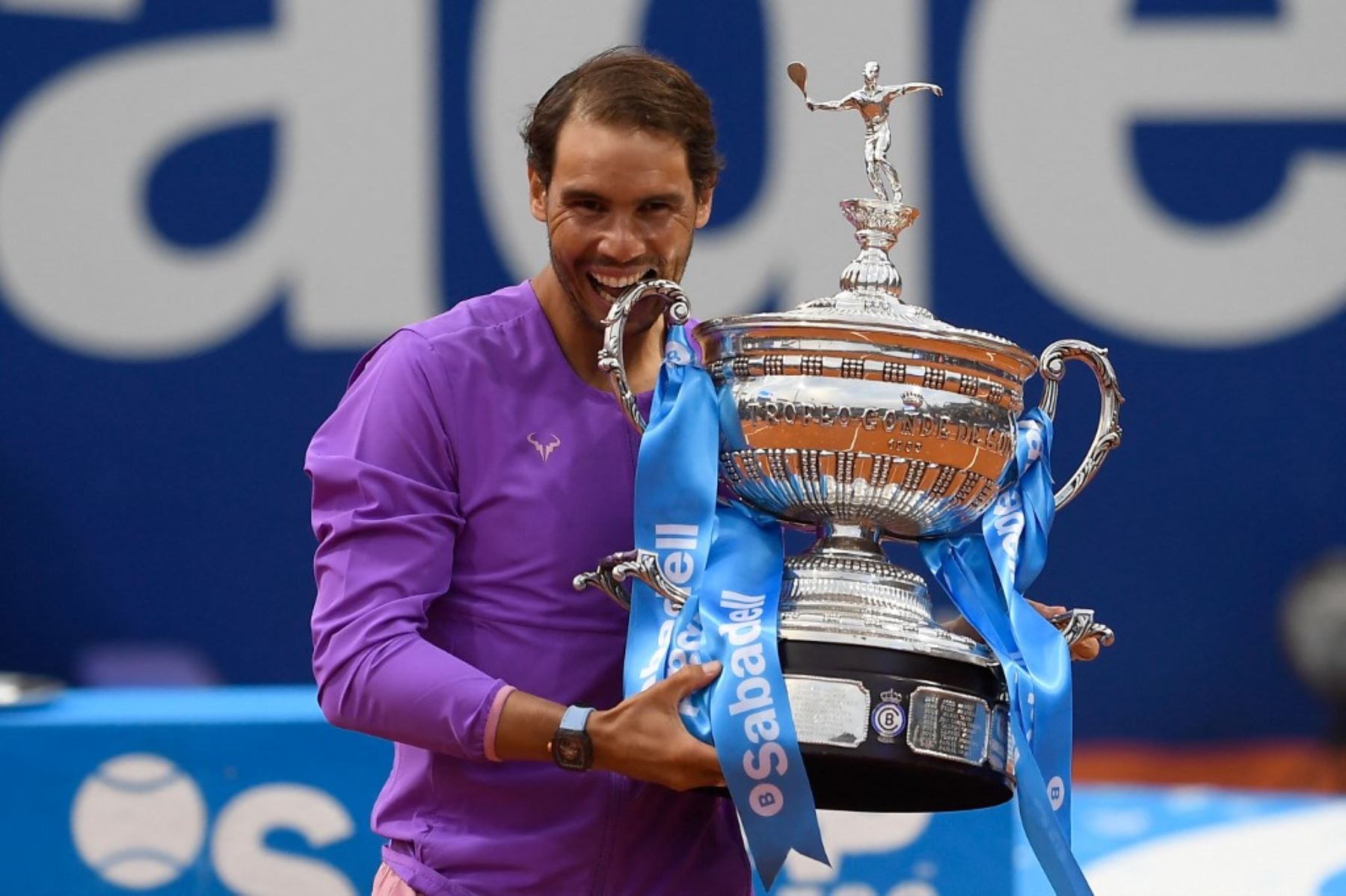 Rafael Nadal gana a Stefanos Tsitsipas y conquista 12º ...