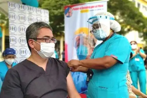 Covid-19: bajan contagios entre personal del hospital Cayetano Heredia tras vacunación. Foto: ANDINA/Difusión.