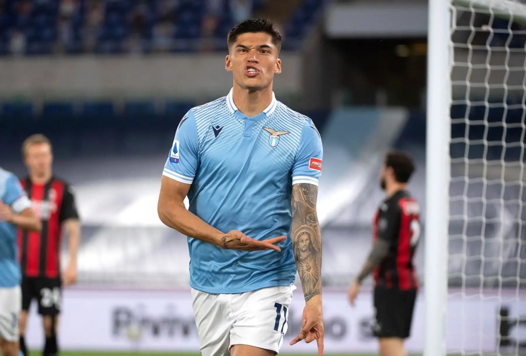 Joaquín Correa de Lazio celebra tras anotar el 1-0 en el partido de fútbol de la Serie A. Foto: EFE