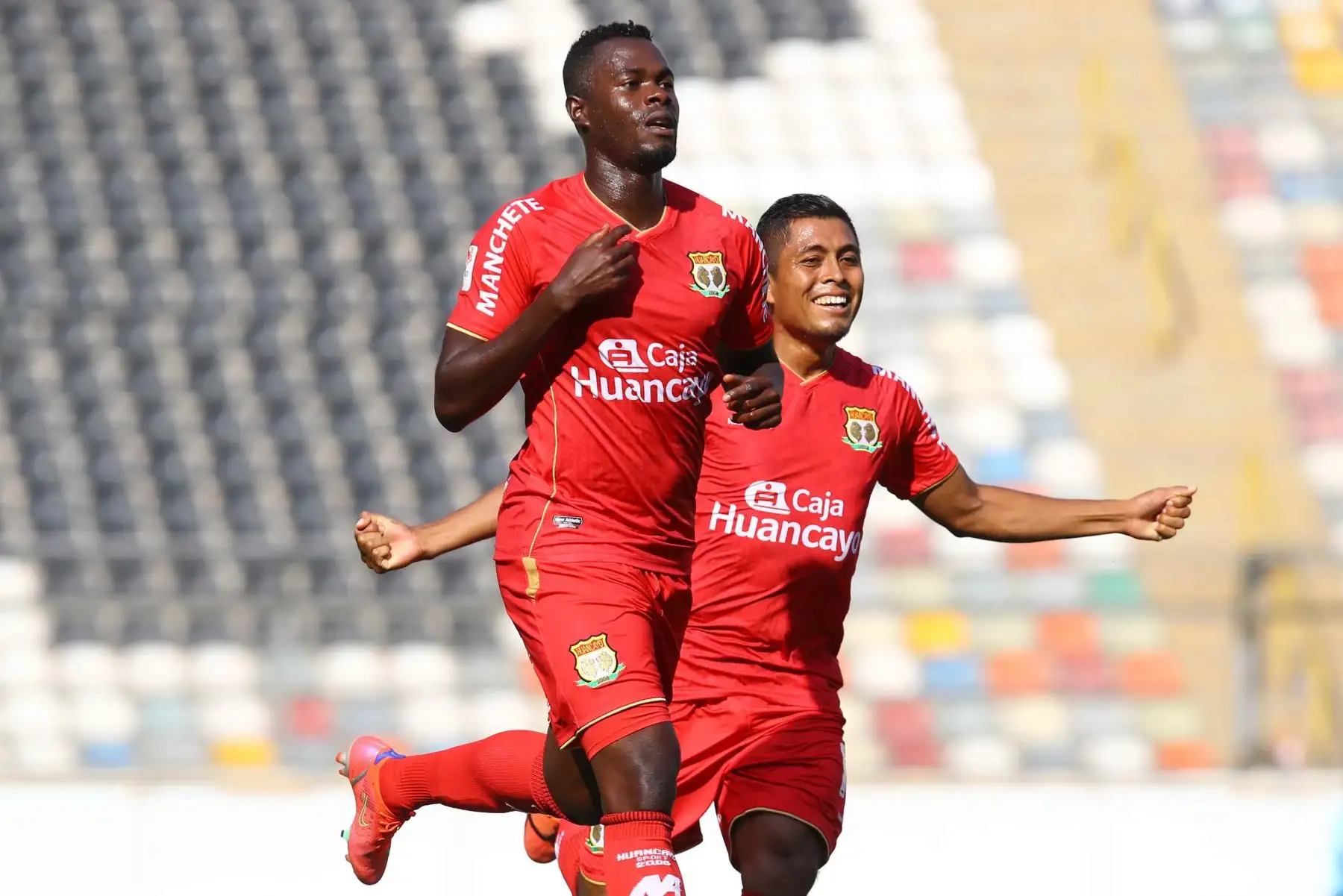 Jarlín Quintero de Sport Huancayo celebra tras marcar el 1-0 ante Cusco FC durante partido por la quinta fecha de la Liga 1, en el Estadio Monumental. Foto: Liga 1