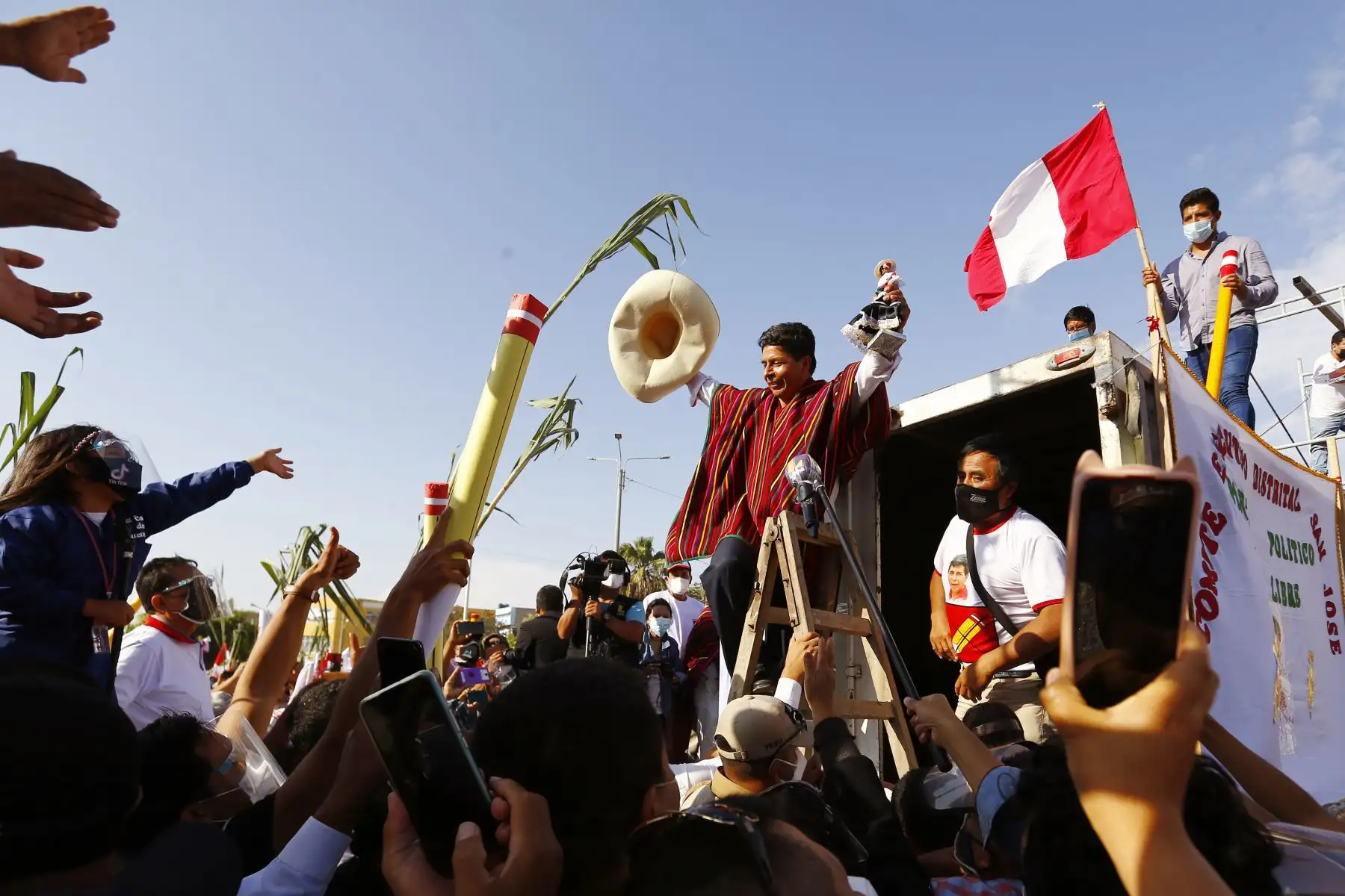 Mitin  del candidato de Perú Libre,  Pedro Castillo  en la ciudad de Chiclayo, como parte de su agenda en la región de Lambayeque. 
Foto: ANDINA/Andrés Valle