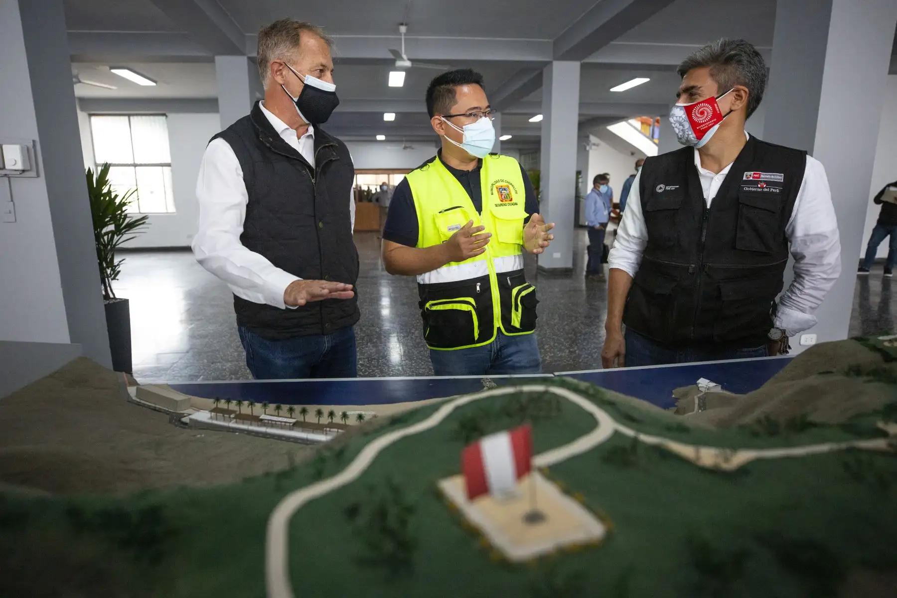 El alcalde de Lima, Jorge Muñoz, se reunió con el ministro de Cultura y el alcalde de Chorrillos para coordinar sobre futuros proyectos que tiene la MML para la ciudad. Foto: MML
