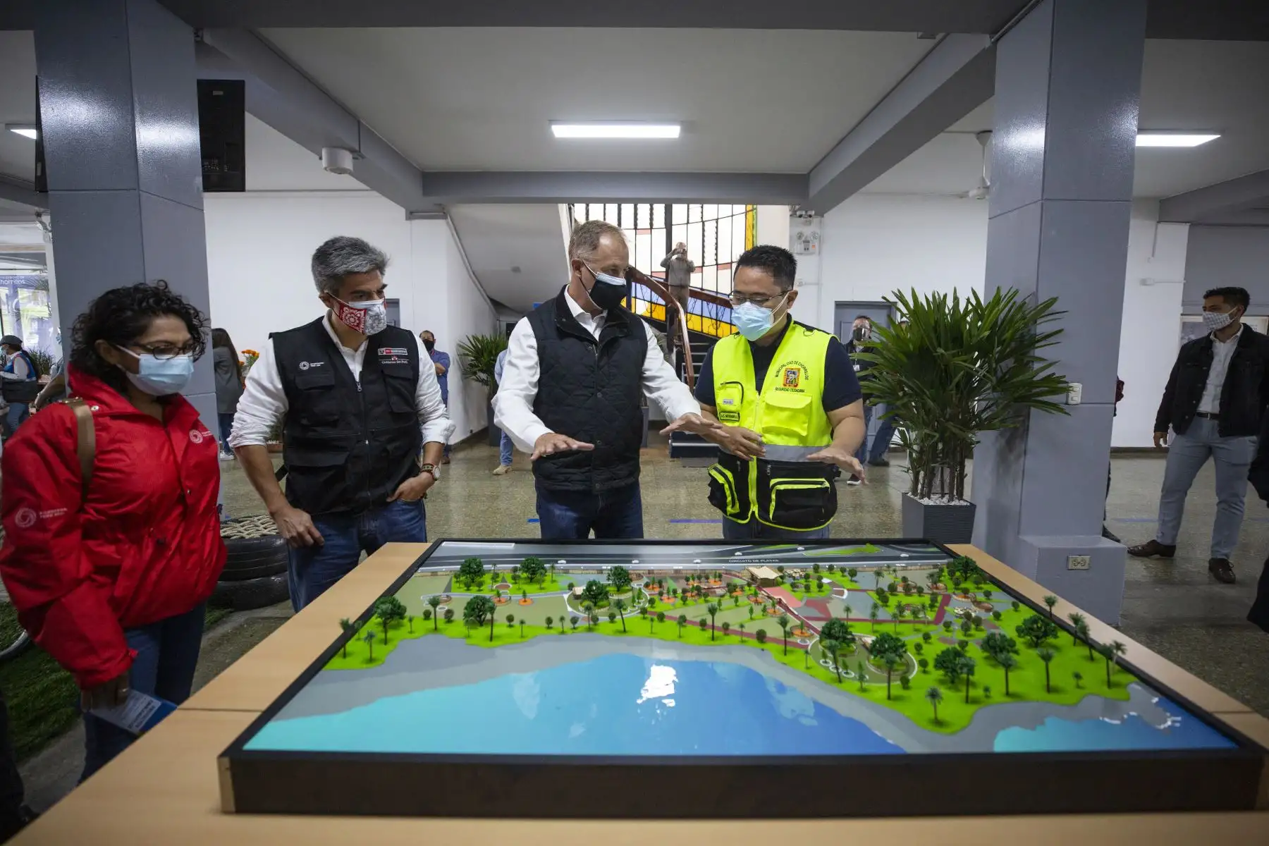 El alcalde de Lima, Jorge Muñoz, se reunió con el ministro de Cultura y el alcalde de Chorrillos para coordinar sobre futuros proyectos que tiene la MML para la ciudad. Foto: MML