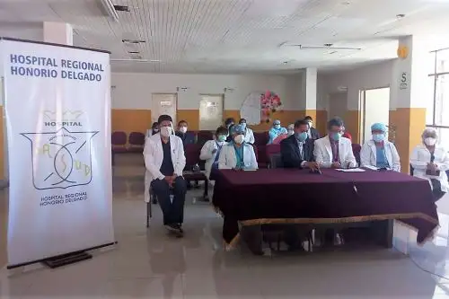 Cuerpo médico del hospital Honorio Delgado hizo un llamado a la población para mantener medidas de bioseguridad durante la segunda ola del covid-19.