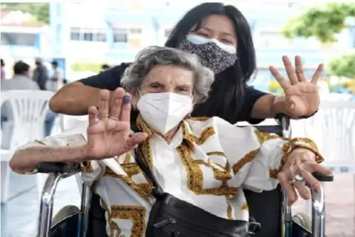Hoy, en la región Madre de Dios, se inocularon 239 personas y la meta es inmunizar a más de 4,000 contra el covid-19.