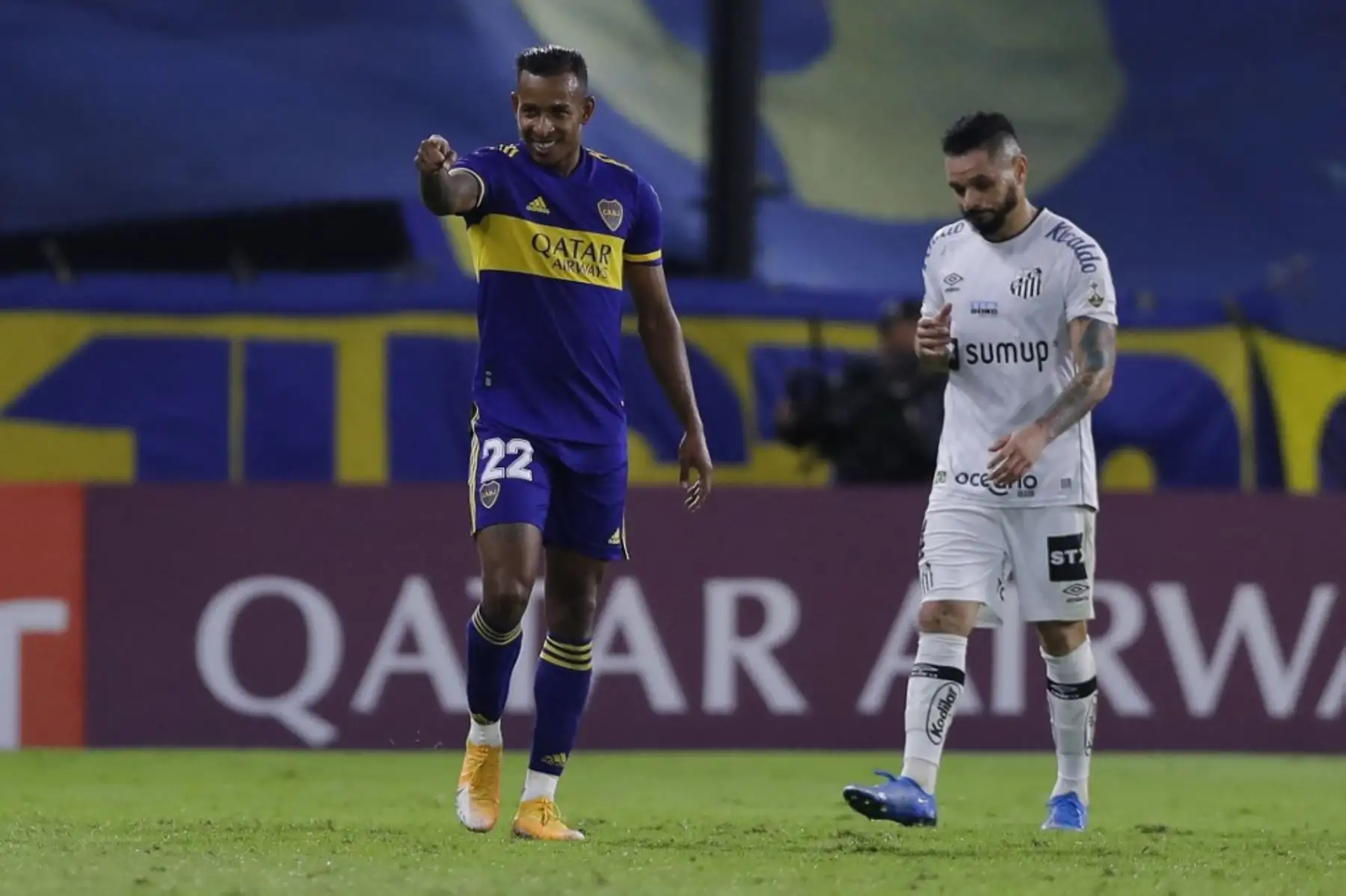 El colombiano Sebastián Villa del Boca Juniors de Argentina, celebra su gol durante el partido de la fase de grupos del torneo de fútbol Copa Libertadores. Foto: AFP