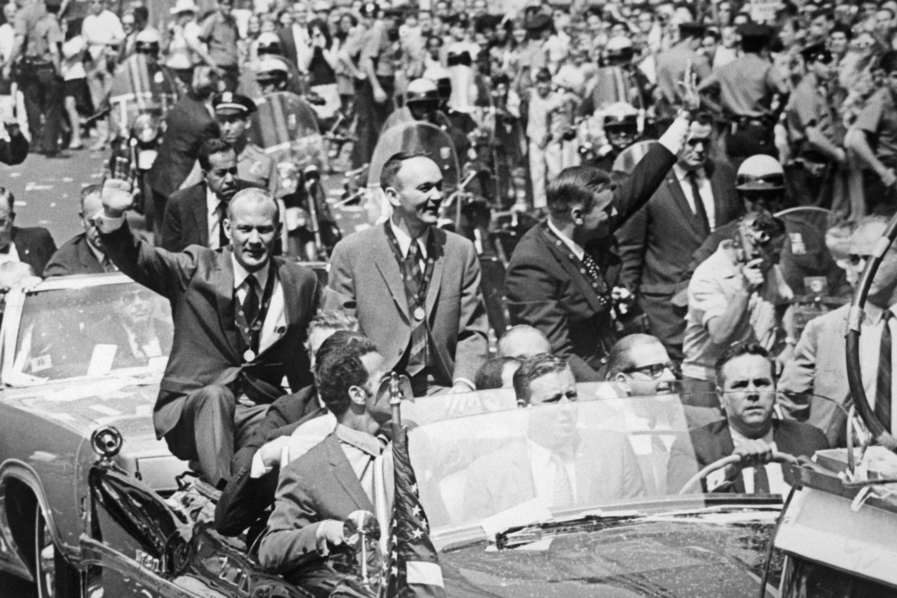 Foto tomada el 13 de agosto de 1969 en Broadway y Park Avenue en la ciudad de Nueva York de la multitud animando a los astronautas de la misión Apolo 11 a la luna. Neil A. Armstrong, Michael Collins y Edwin E. Aldrin. Foto: AFP